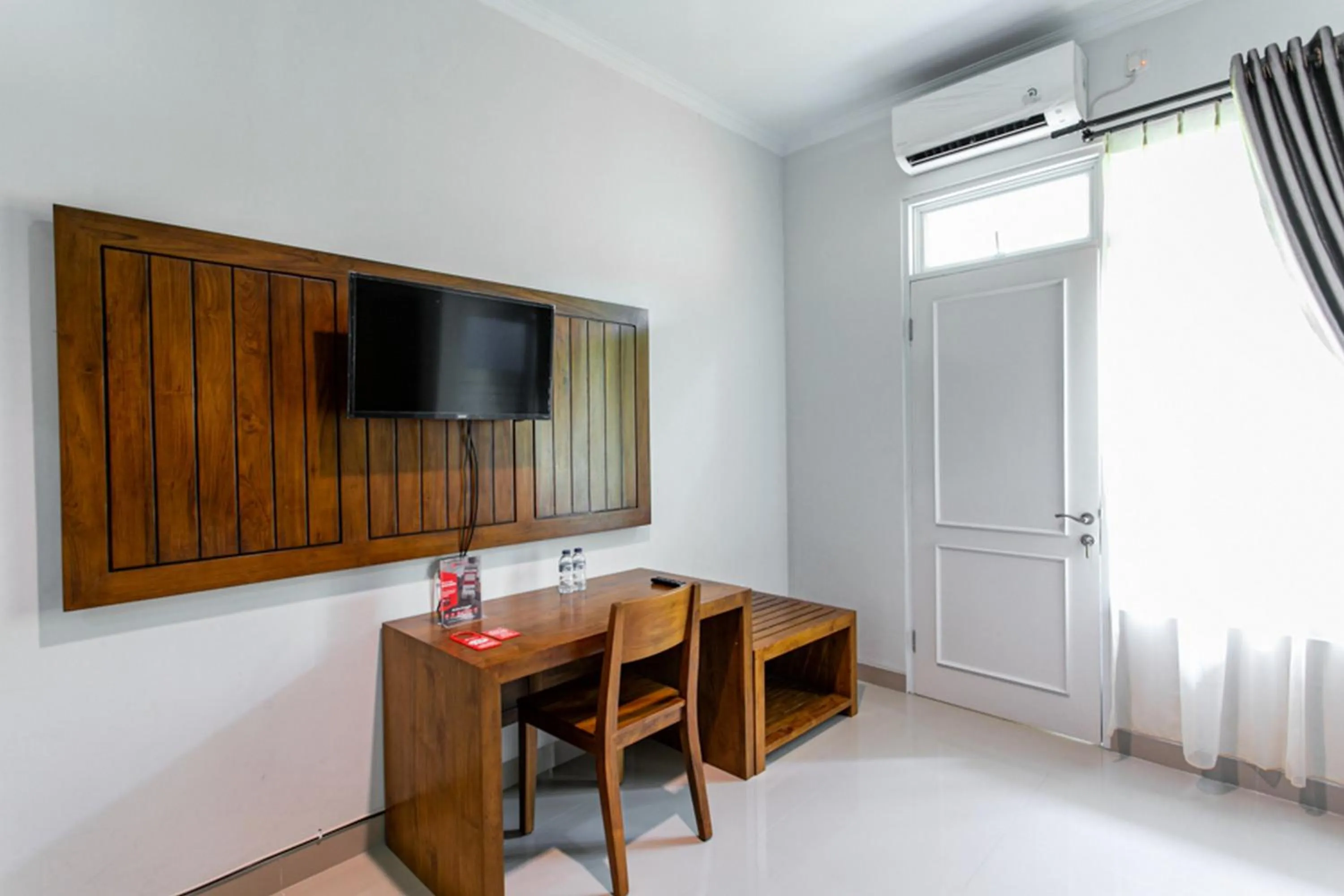 Bedroom in RedDoorz near Universitas Muhammadiyah Yogyakarta