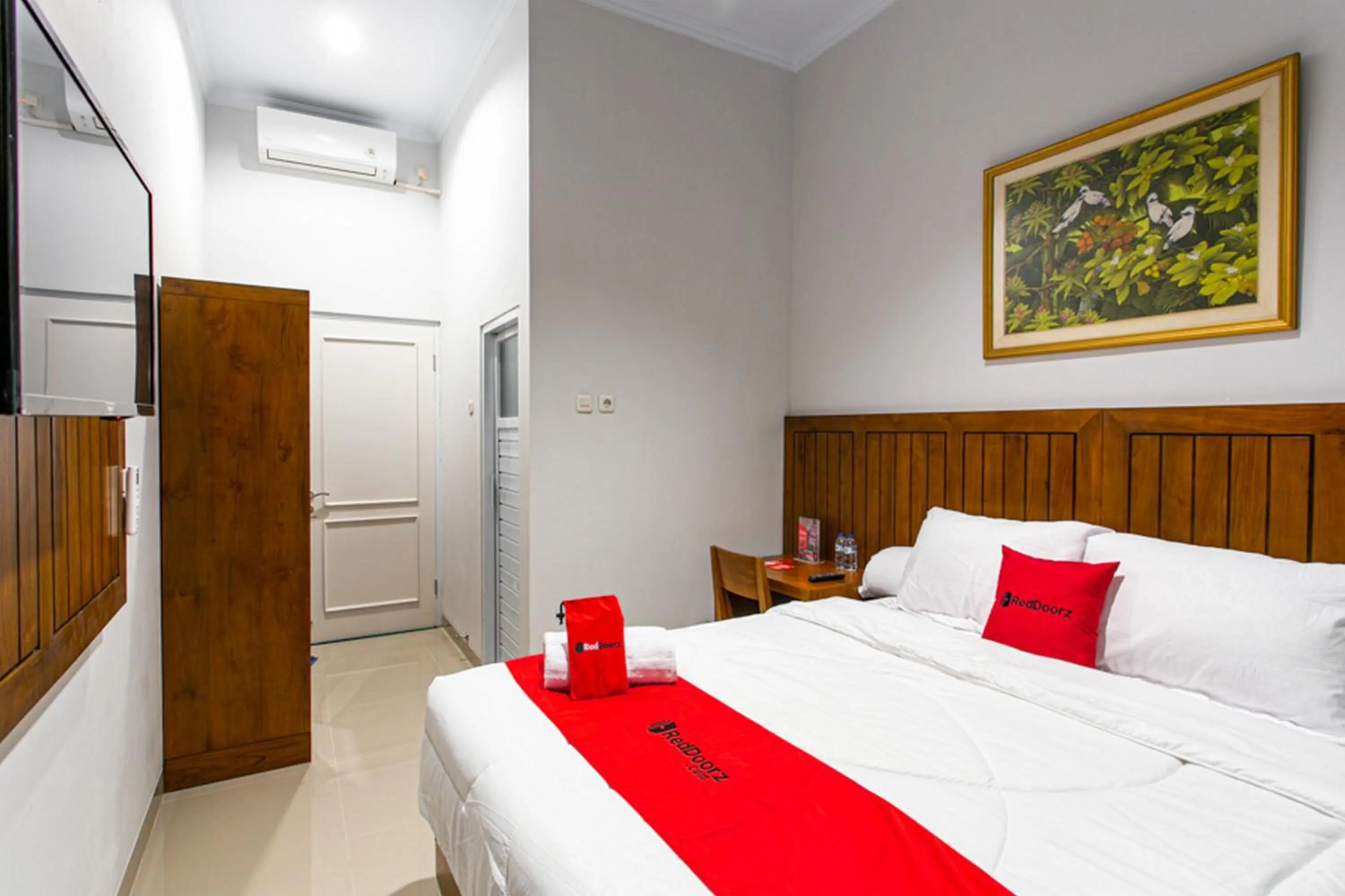 Bed in RedDoorz near Universitas Muhammadiyah Yogyakarta