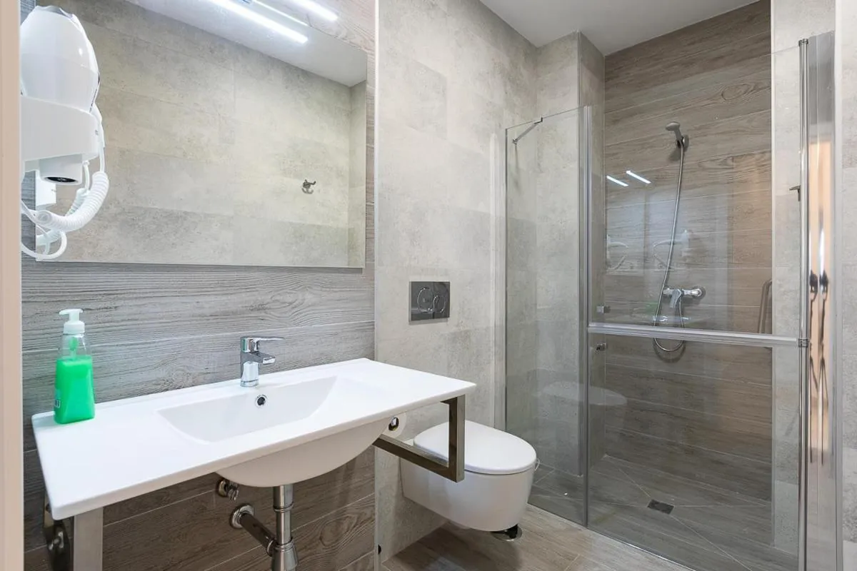 Bathroom in Apartamentos Guerrero 3