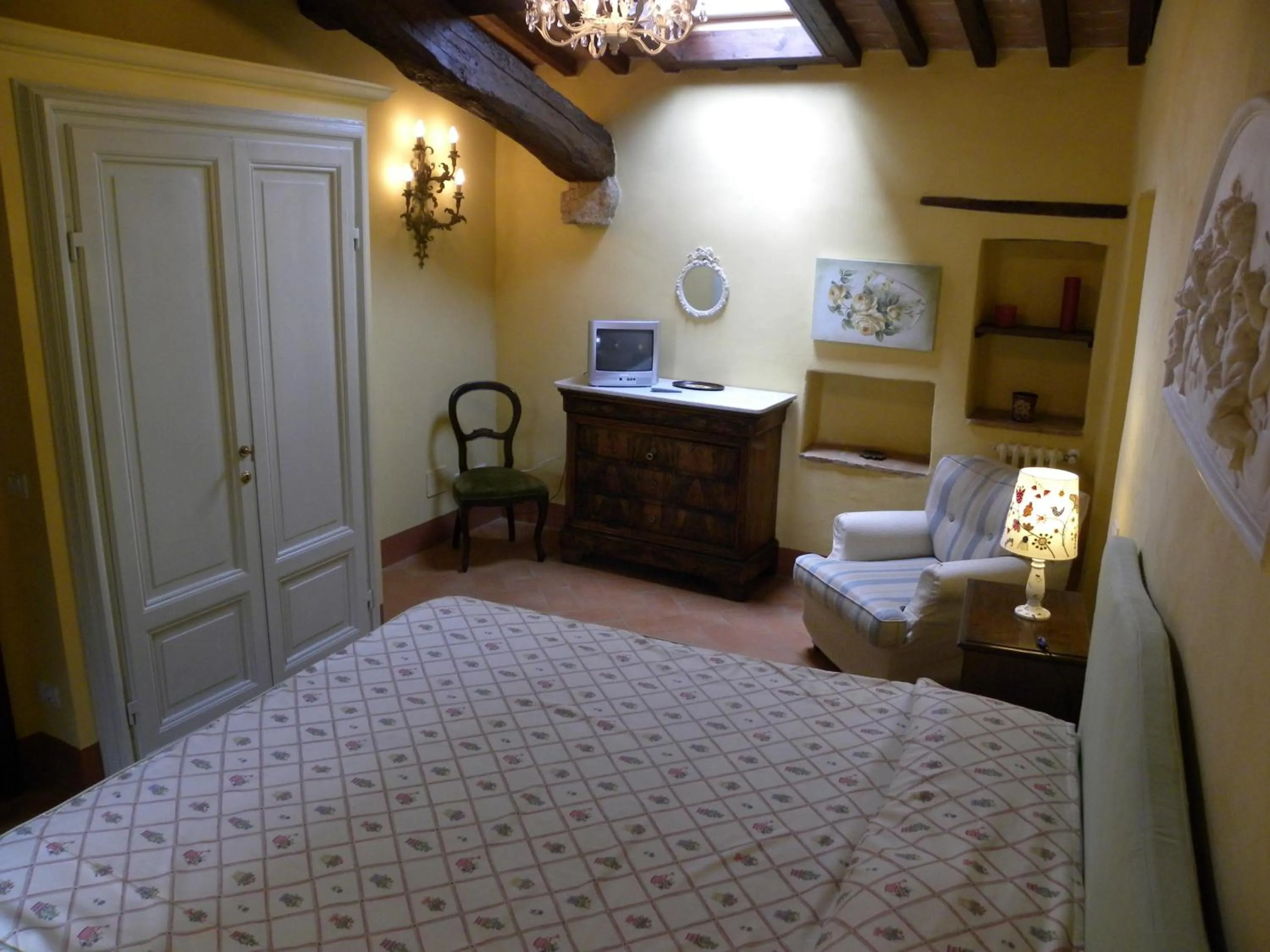 Photo of the whole room, Bed in Torraccia di Chiusi Agriturismo Relais