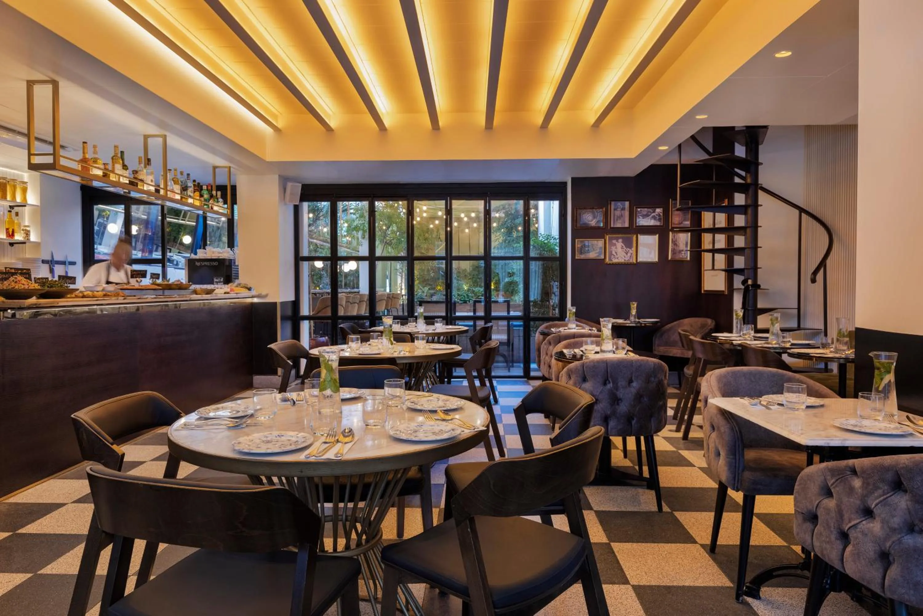 Restaurant/places to eat in Theodor Rothschild Tel-Aviv
