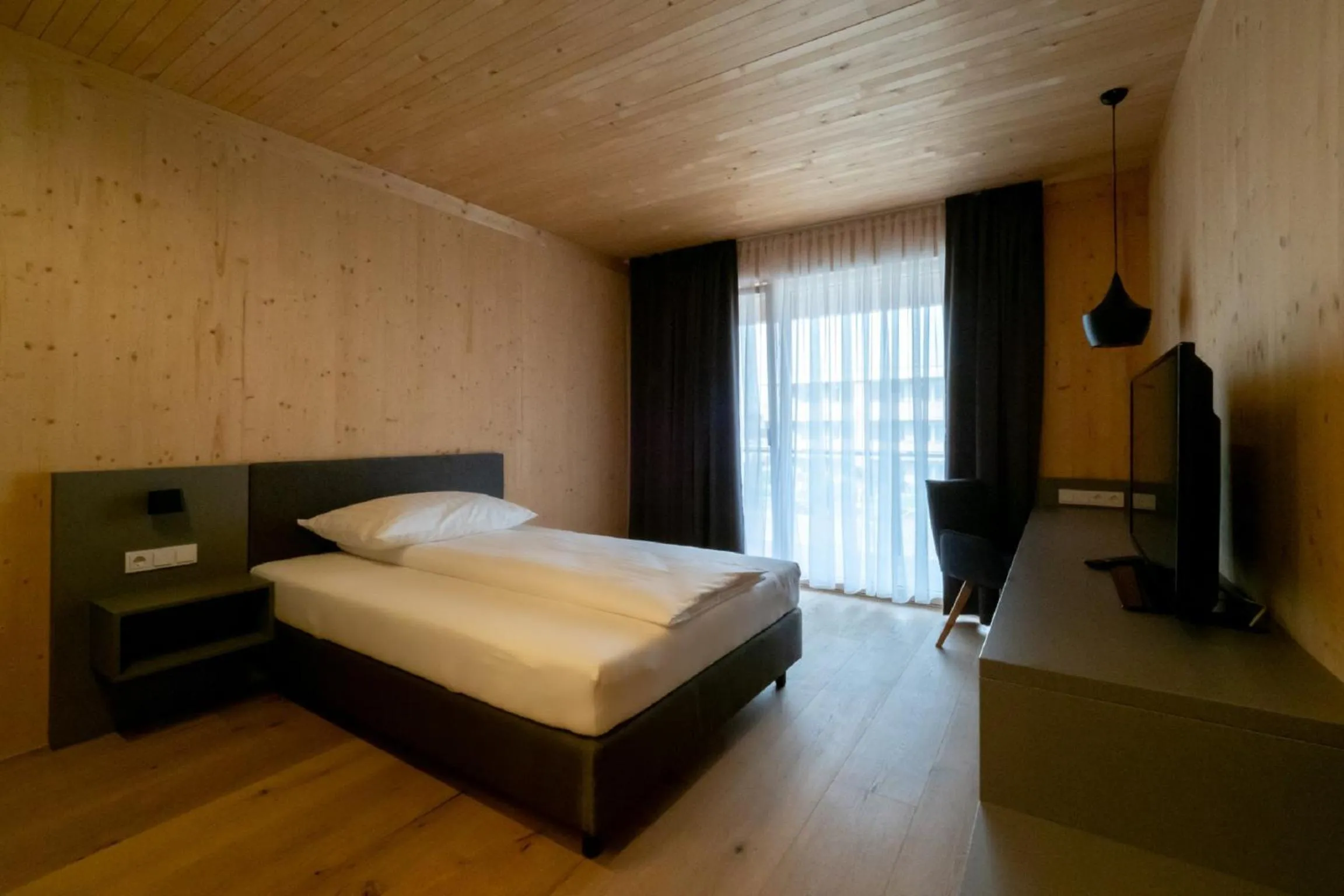 Bedroom, Bed in GästeHAUS & HOFladen Familie Öllerer