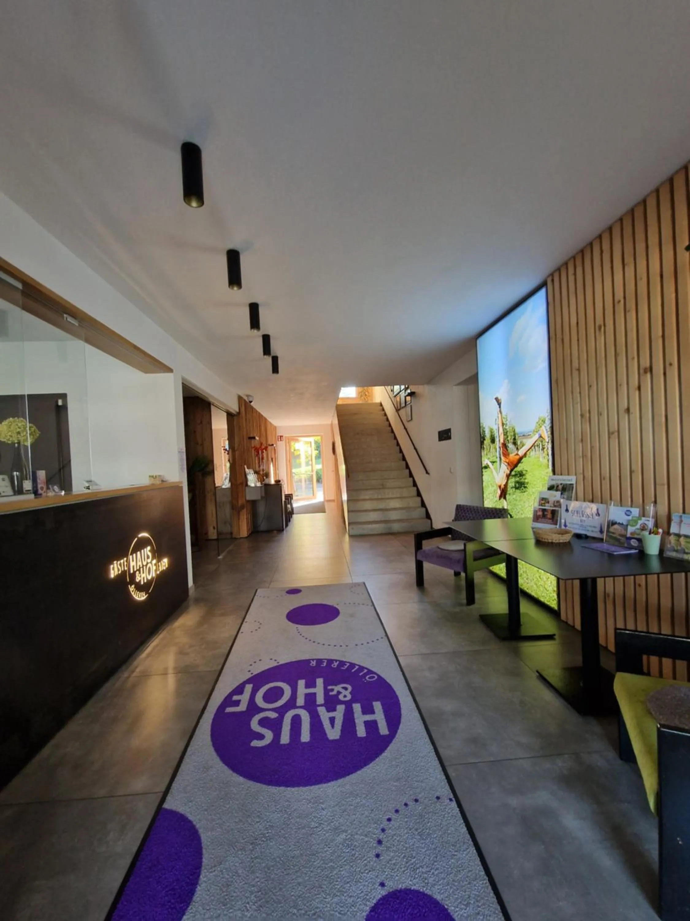 Lobby or reception in GästeHAUS & HOFladen Familie Öllerer