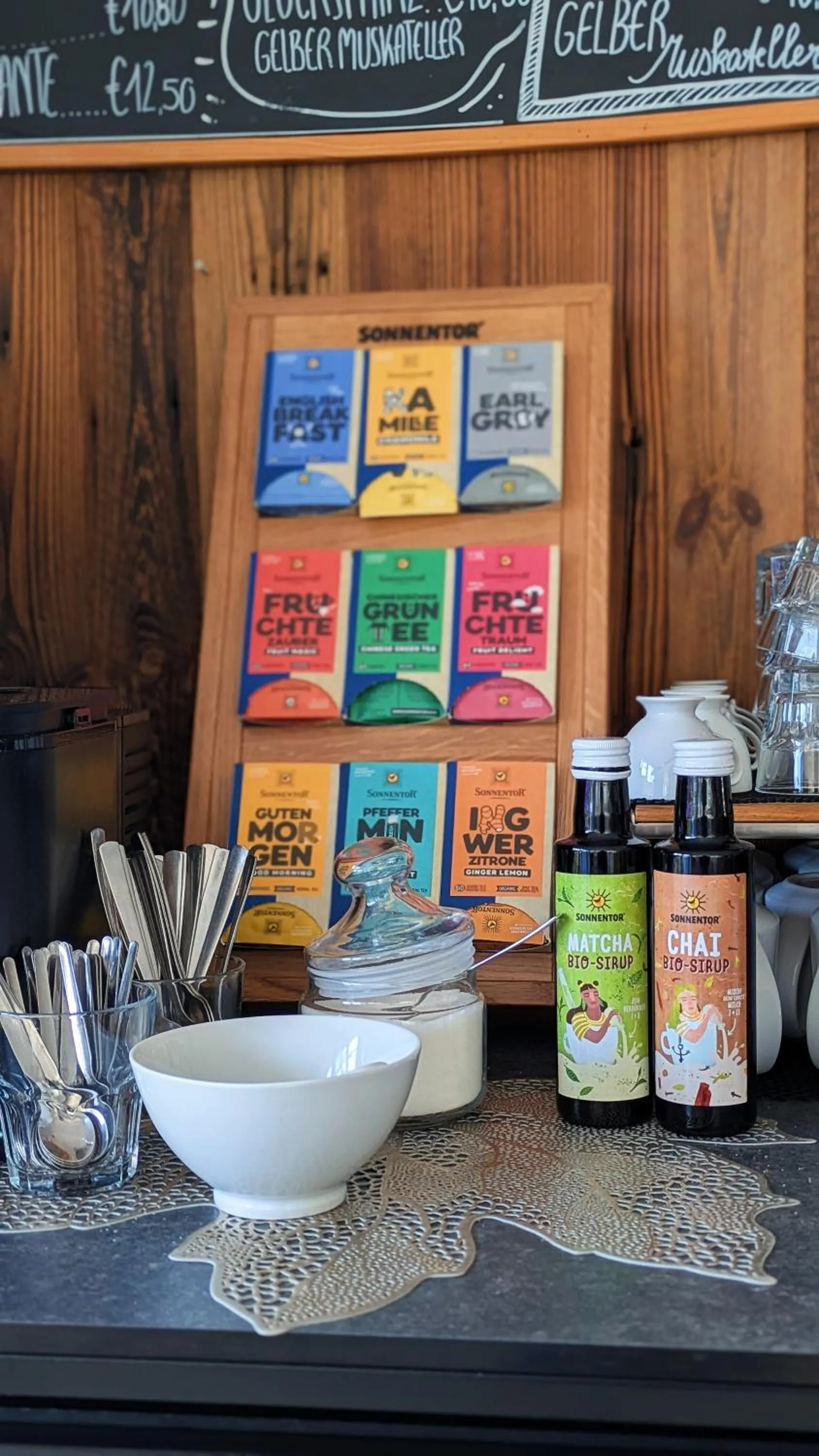 Coffee/tea facilities in GästeHAUS & HOFladen Familie Öllerer