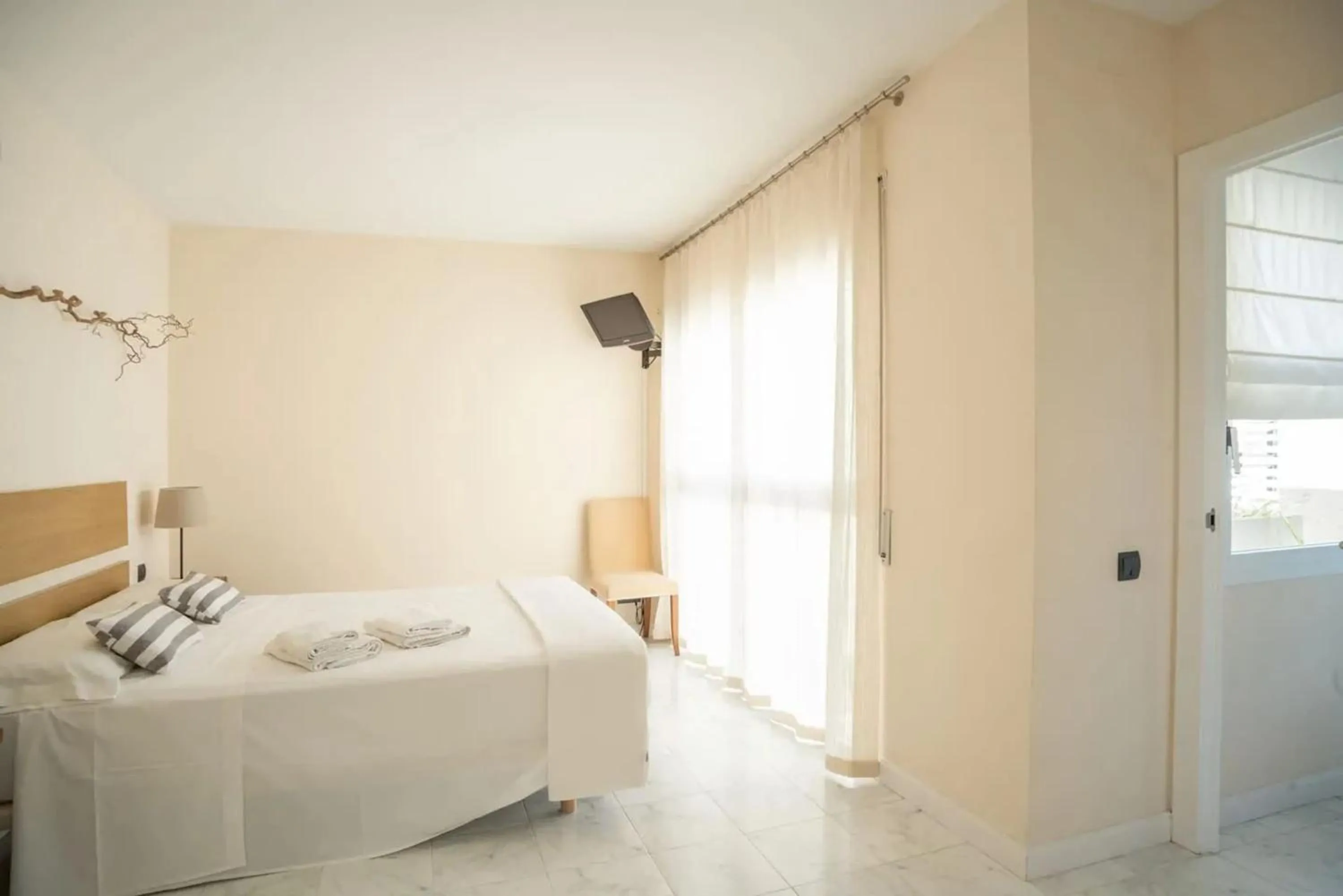 Bed in Comfortable House in Sitges with Shared Pool