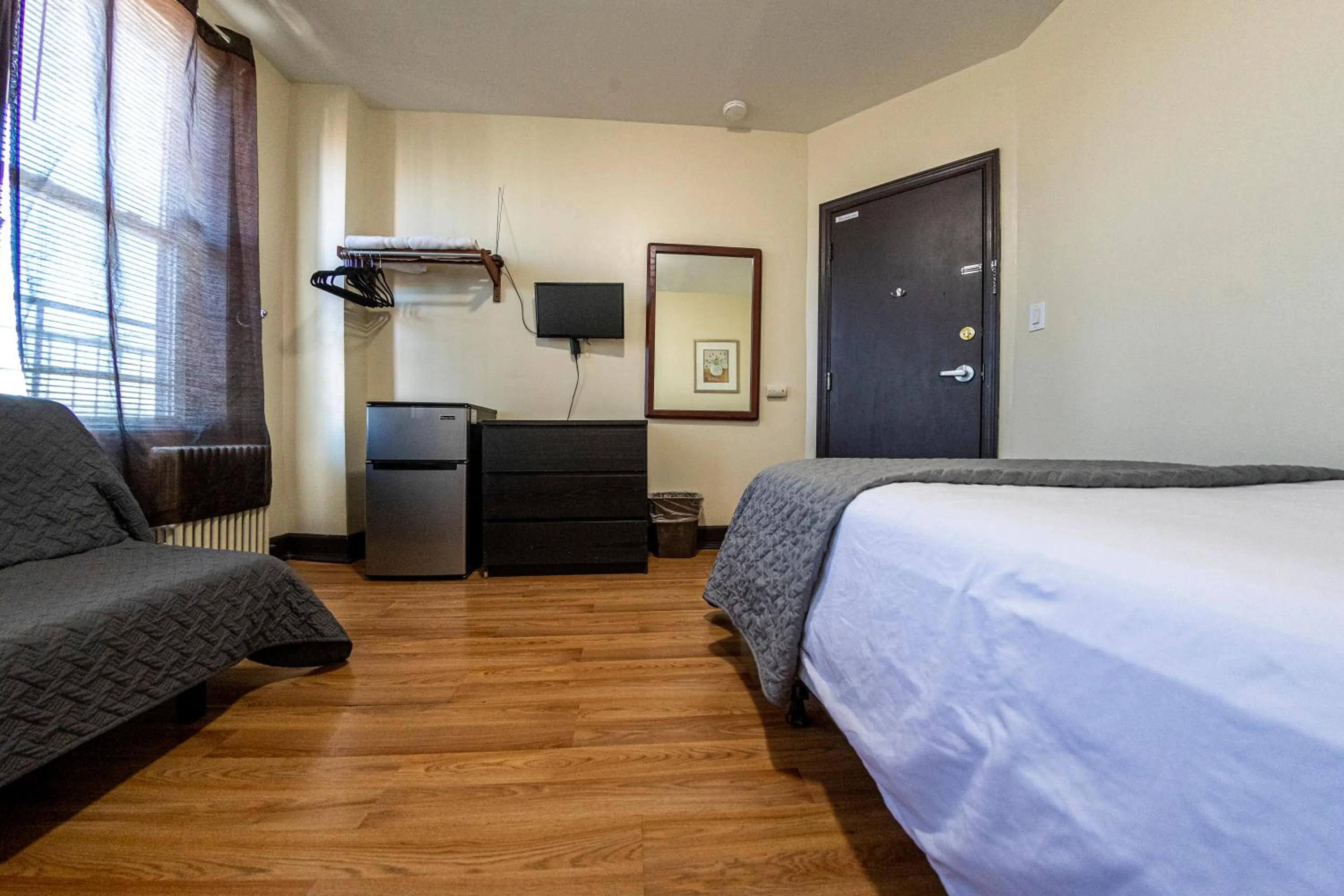 Photo of the whole room, Bed in Shefah Hotel