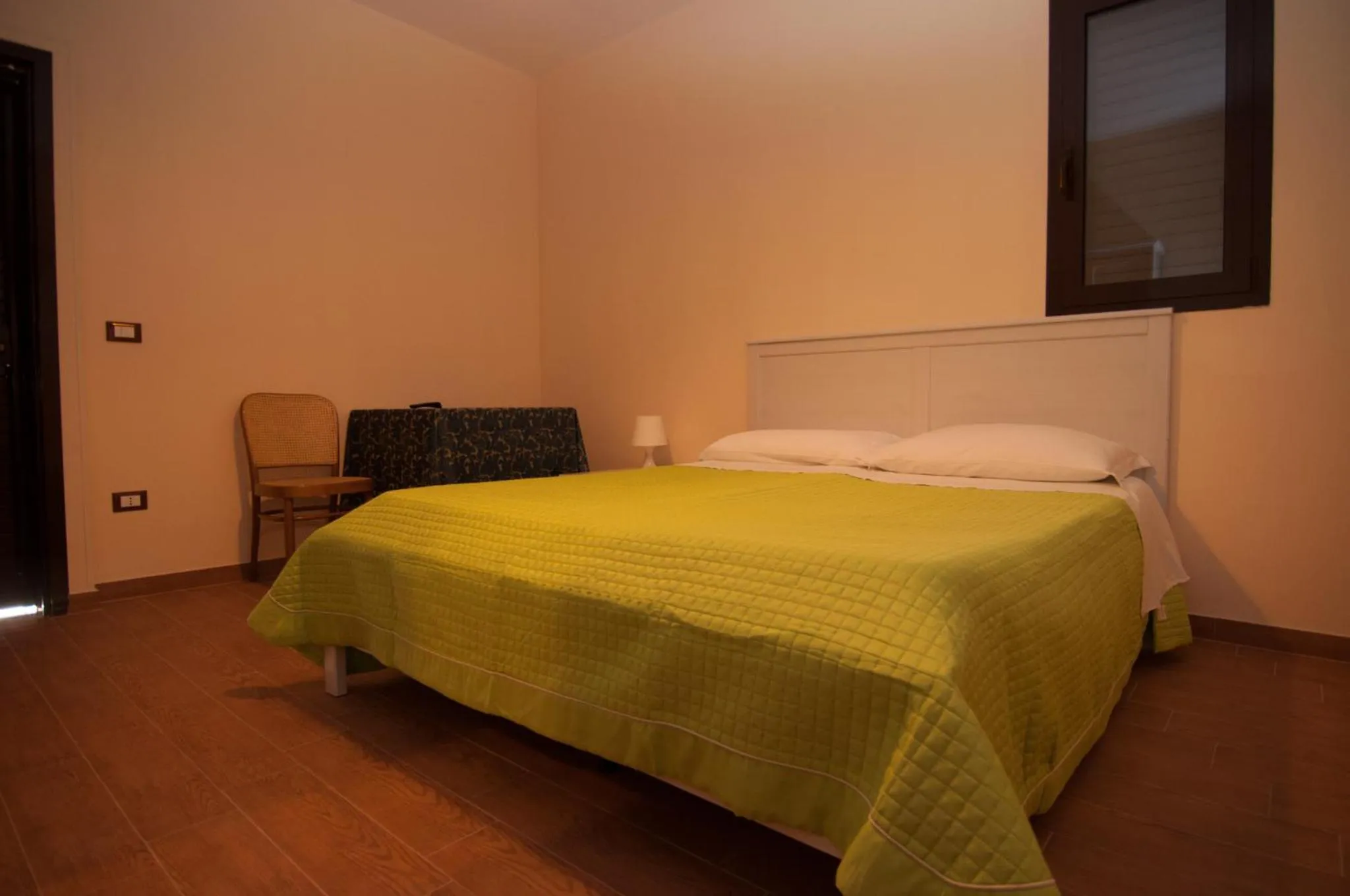 Bed in Albergo Conca D'Oro