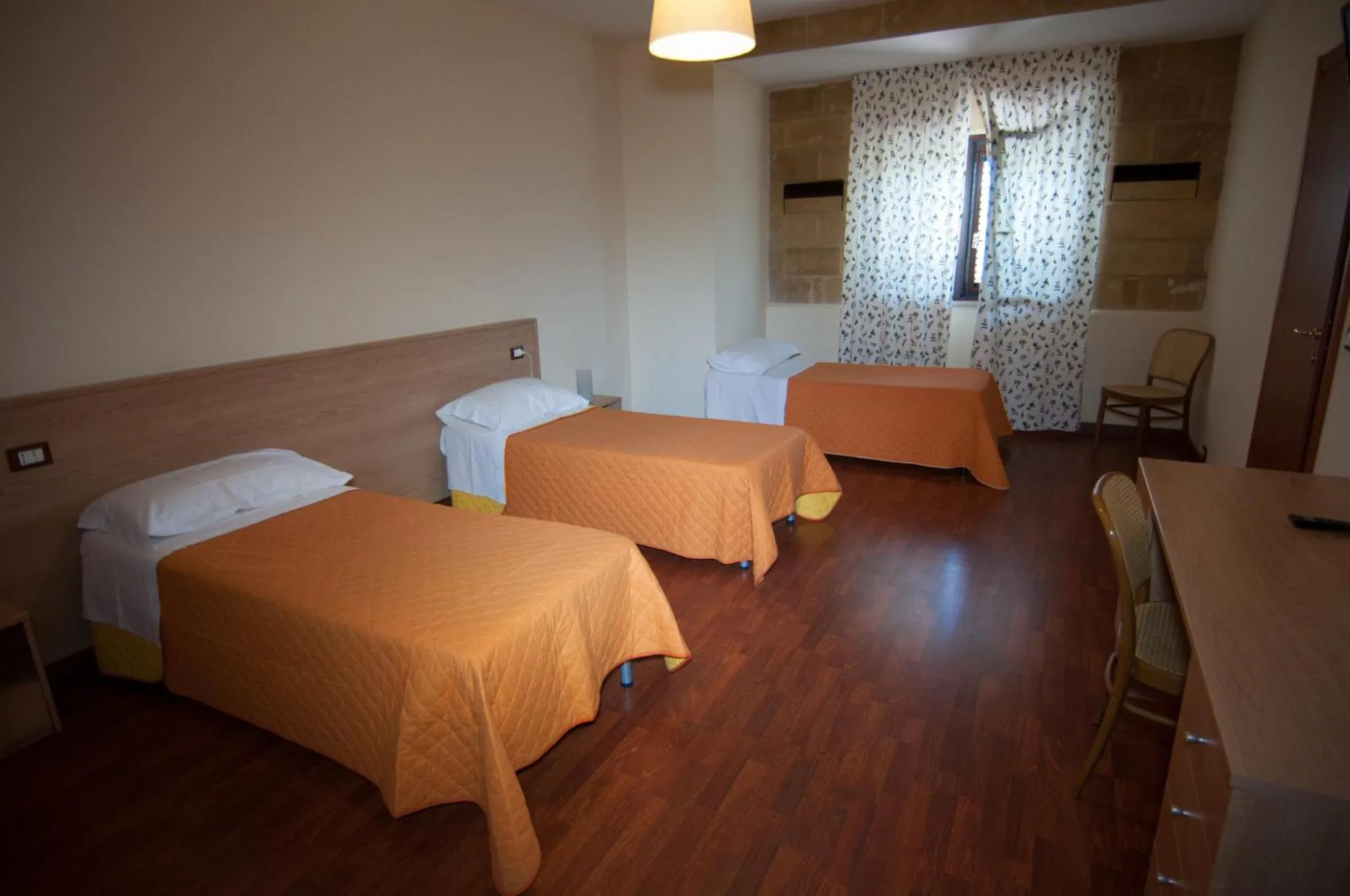 Bed in Albergo Conca D'Oro