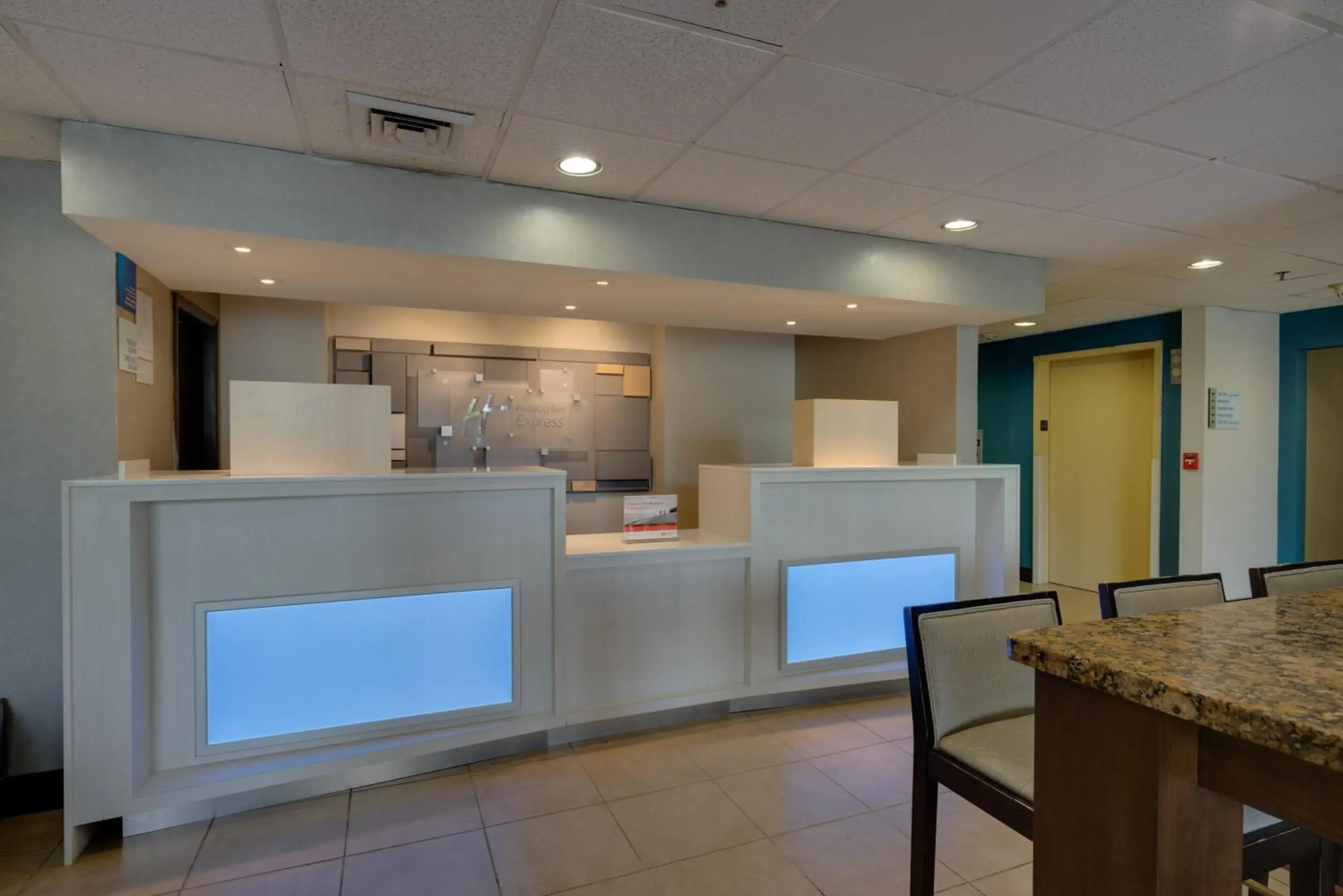 Property building in Holiday Inn Express Washington DC East- Andrews AFB by IHG Property building in Holiday Inn Express Washington DC East- Andrews AFB by IHG