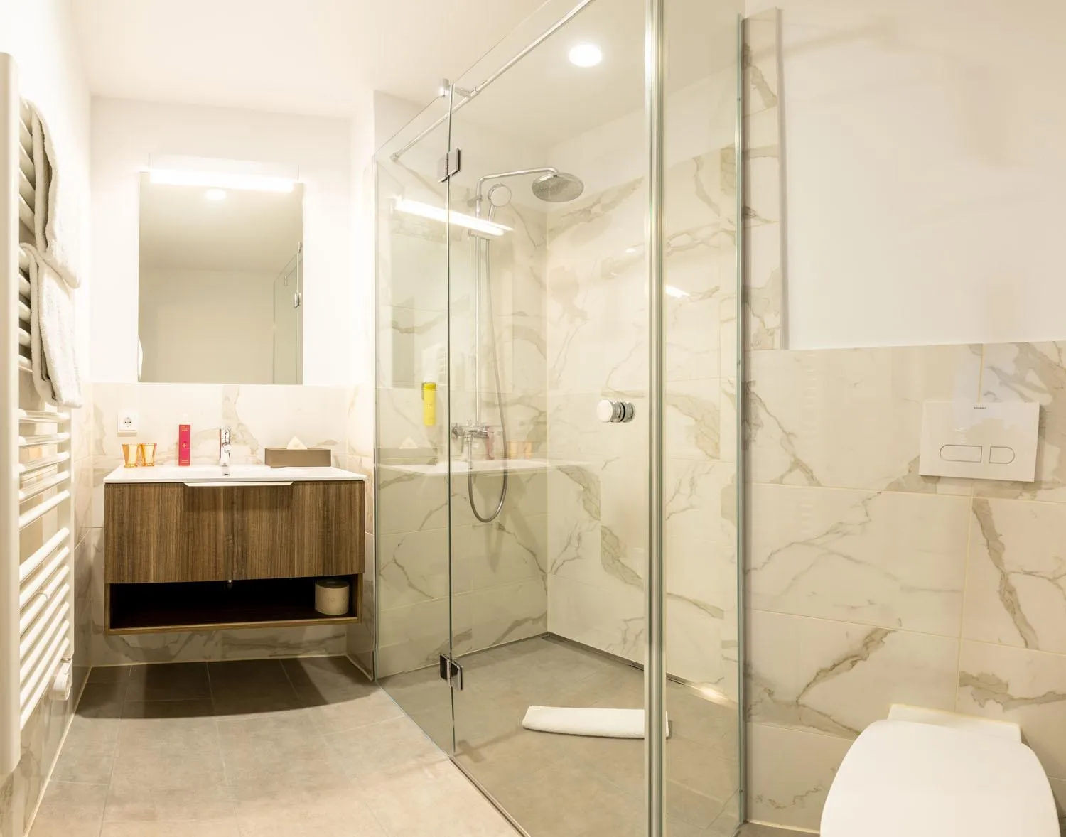 Bathroom in MASEVEN München Messe Dornach