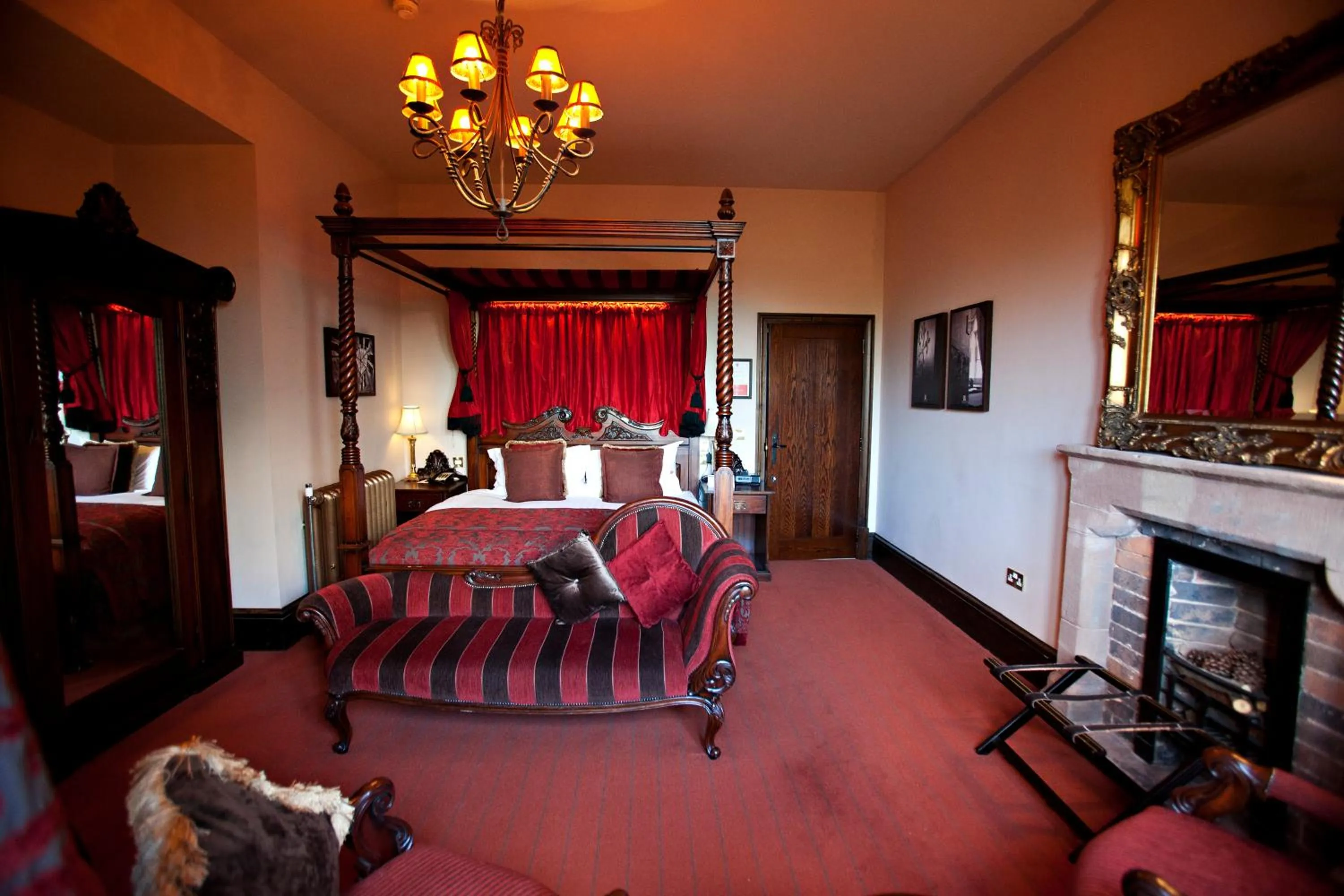 Bedroom in Peckforton Castle