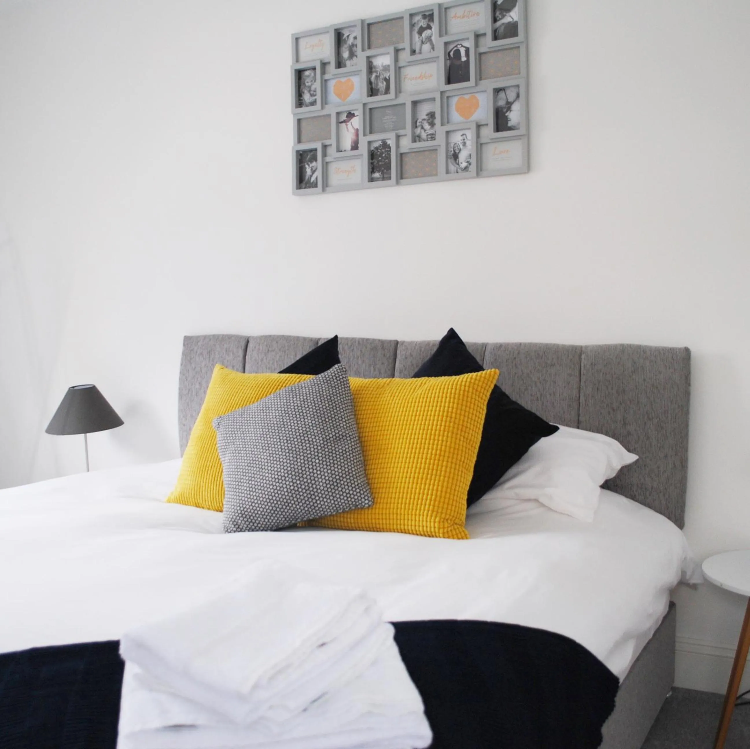 Bed in Bellevue Apartment