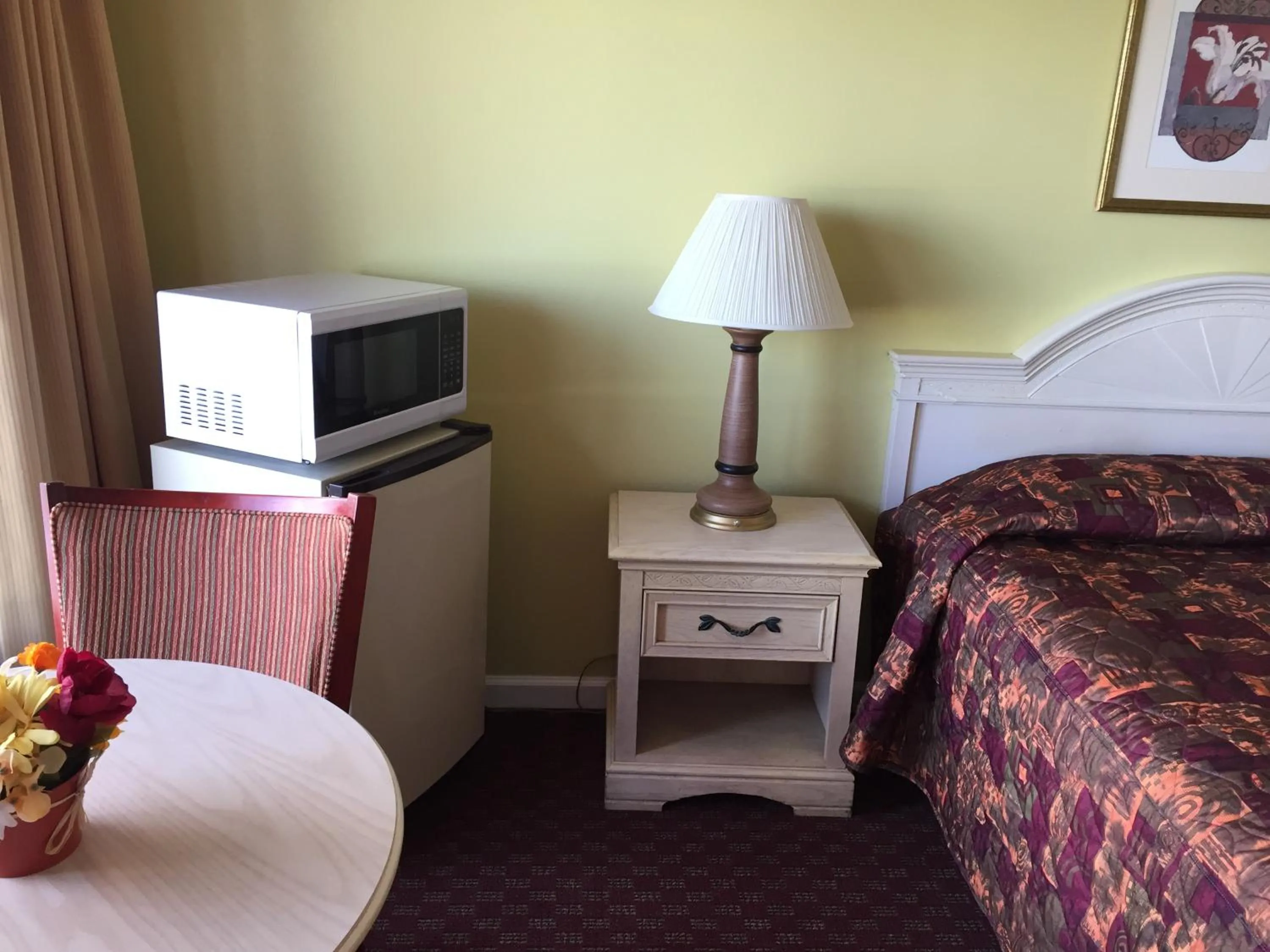 Photo of the whole room, TV/Entertainment Center in Mission Inn