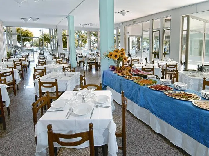 Restaurant/places to eat in Hotel Miramare