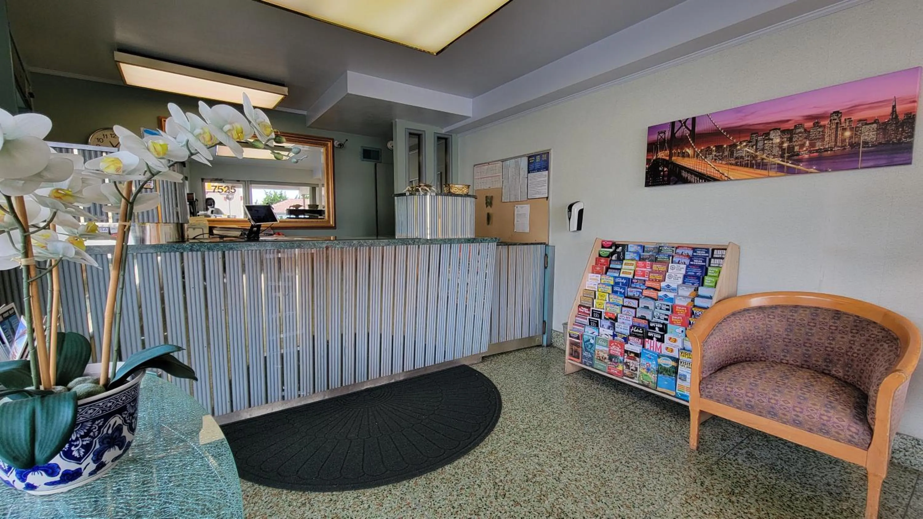 Lobby or reception in El Camino Inn