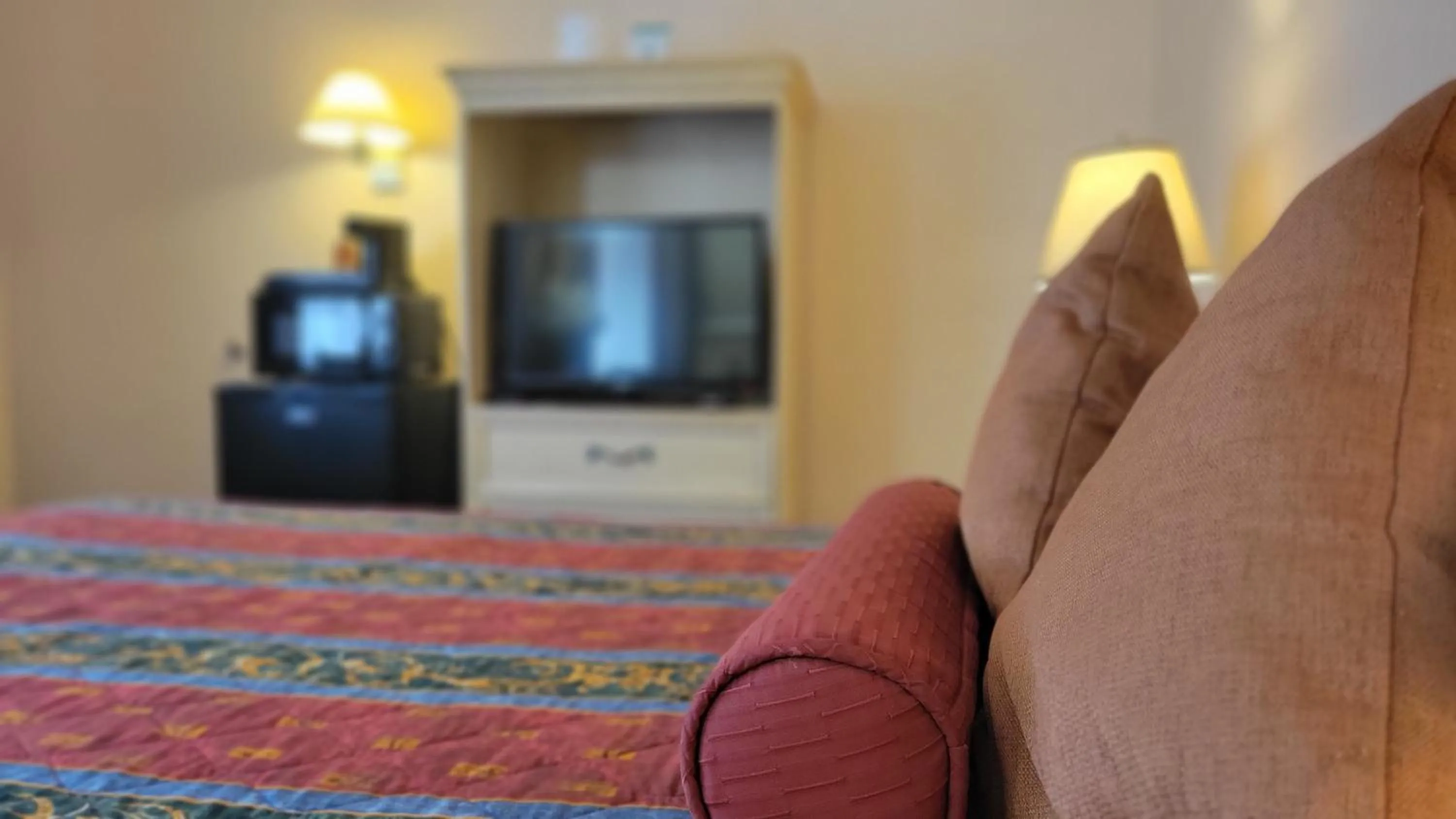 Bed in El Camino Inn