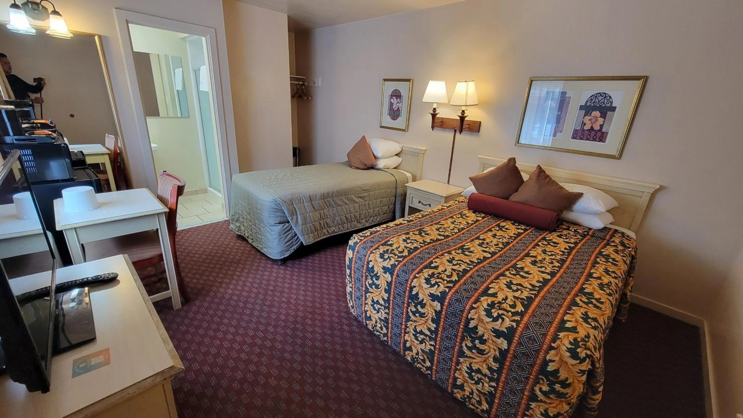 Bed in El Camino Inn