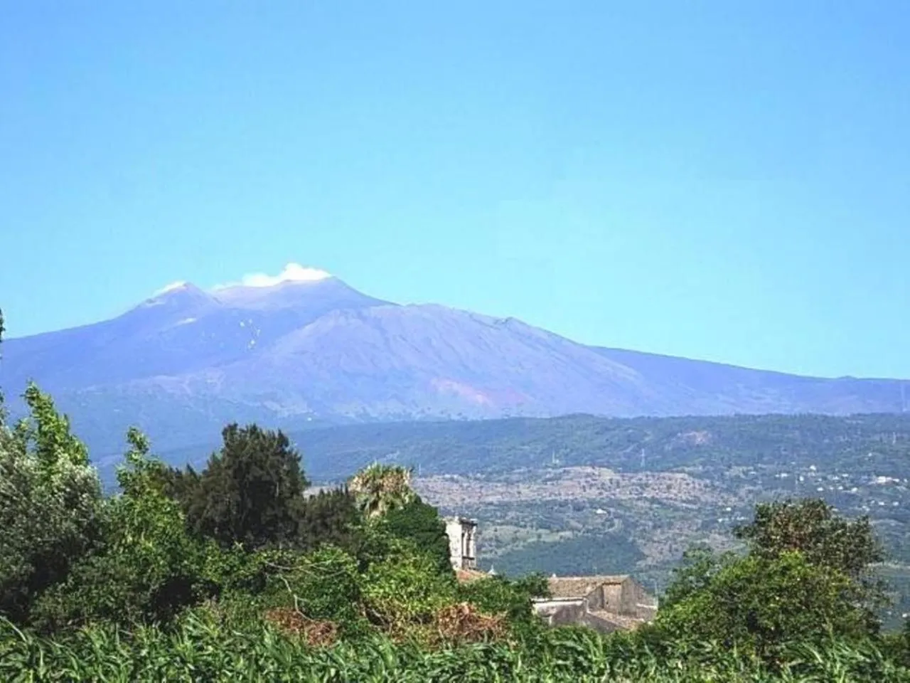 Mountain view in Oasi Del Fiumefreddo