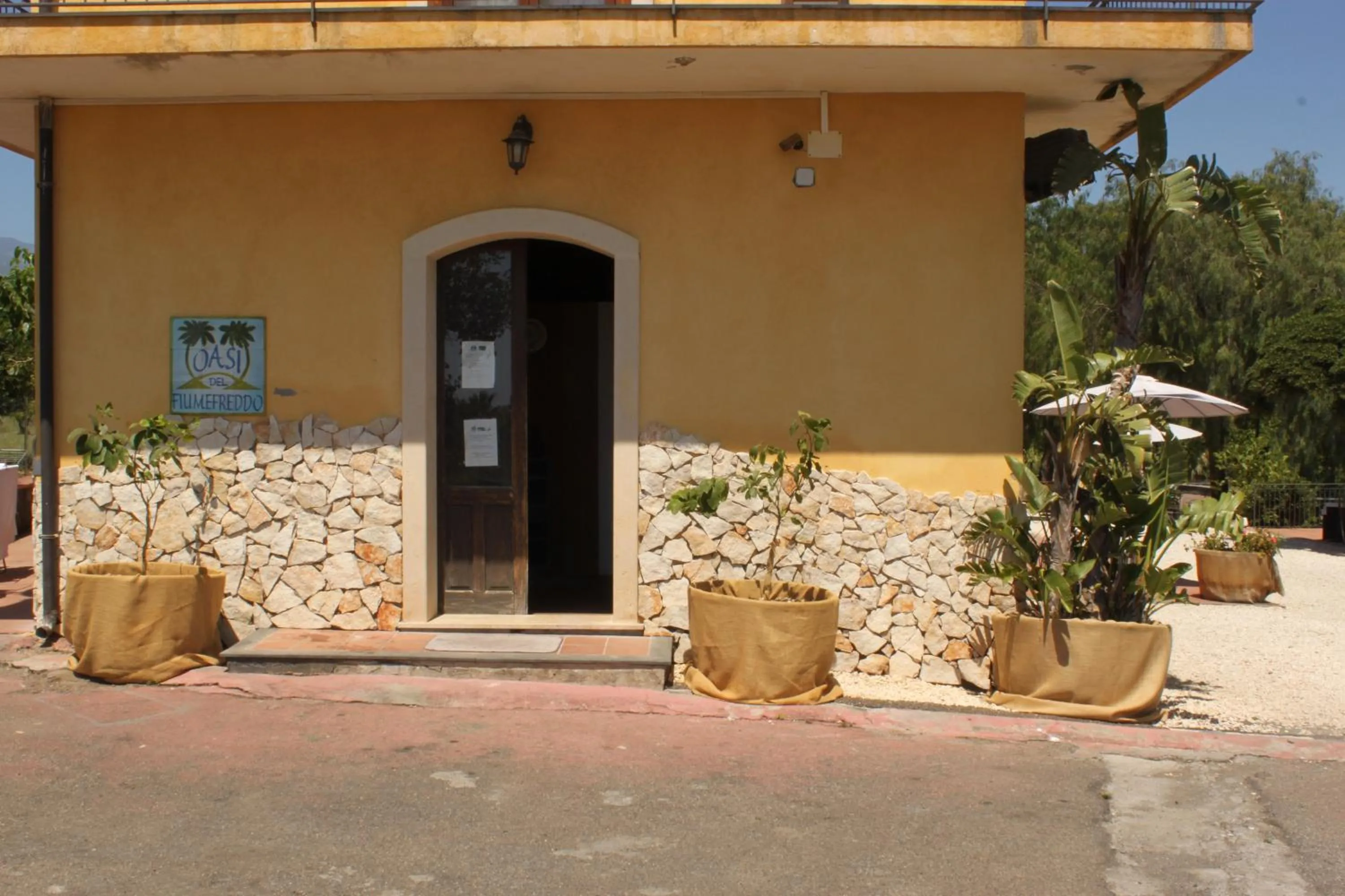Facade/entrance in Oasi Del Fiumefreddo