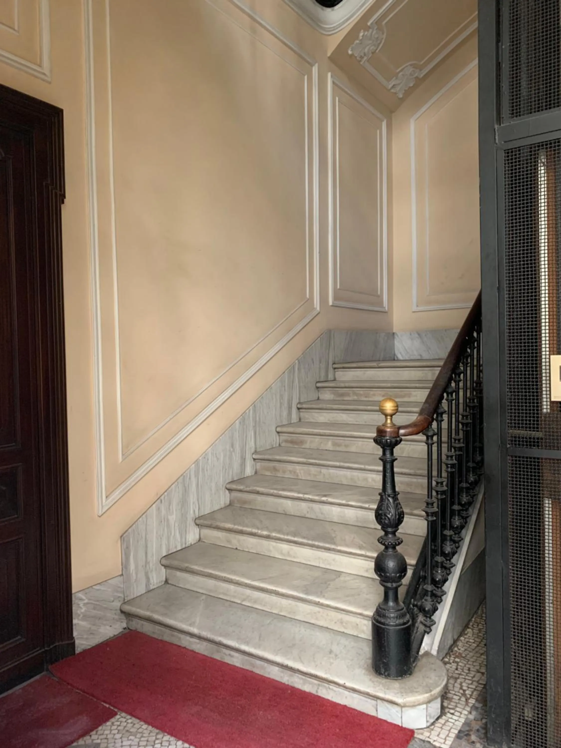 Facade/entrance in Re Vittorio