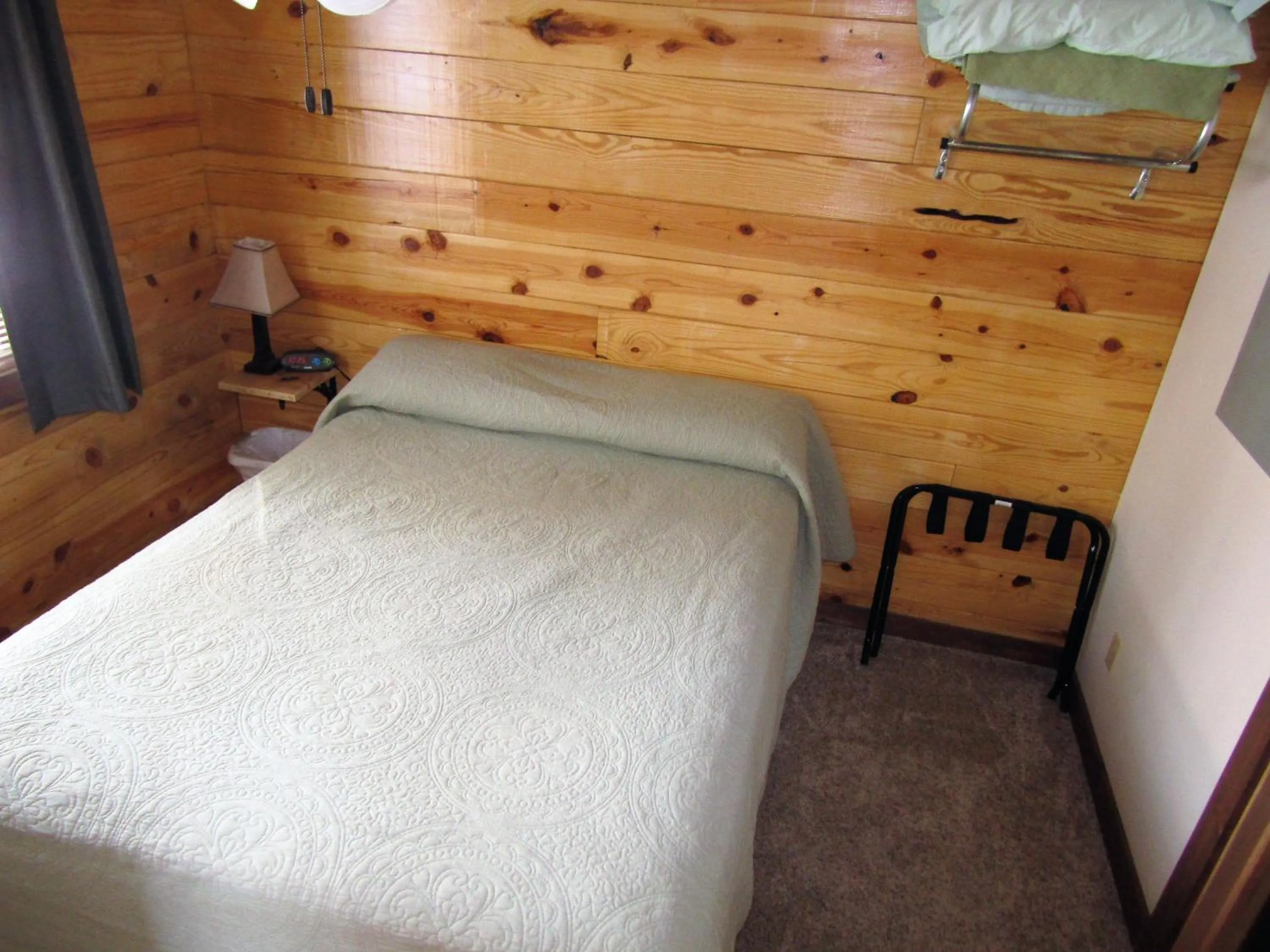 Bed in Freedom Ridge Cabins