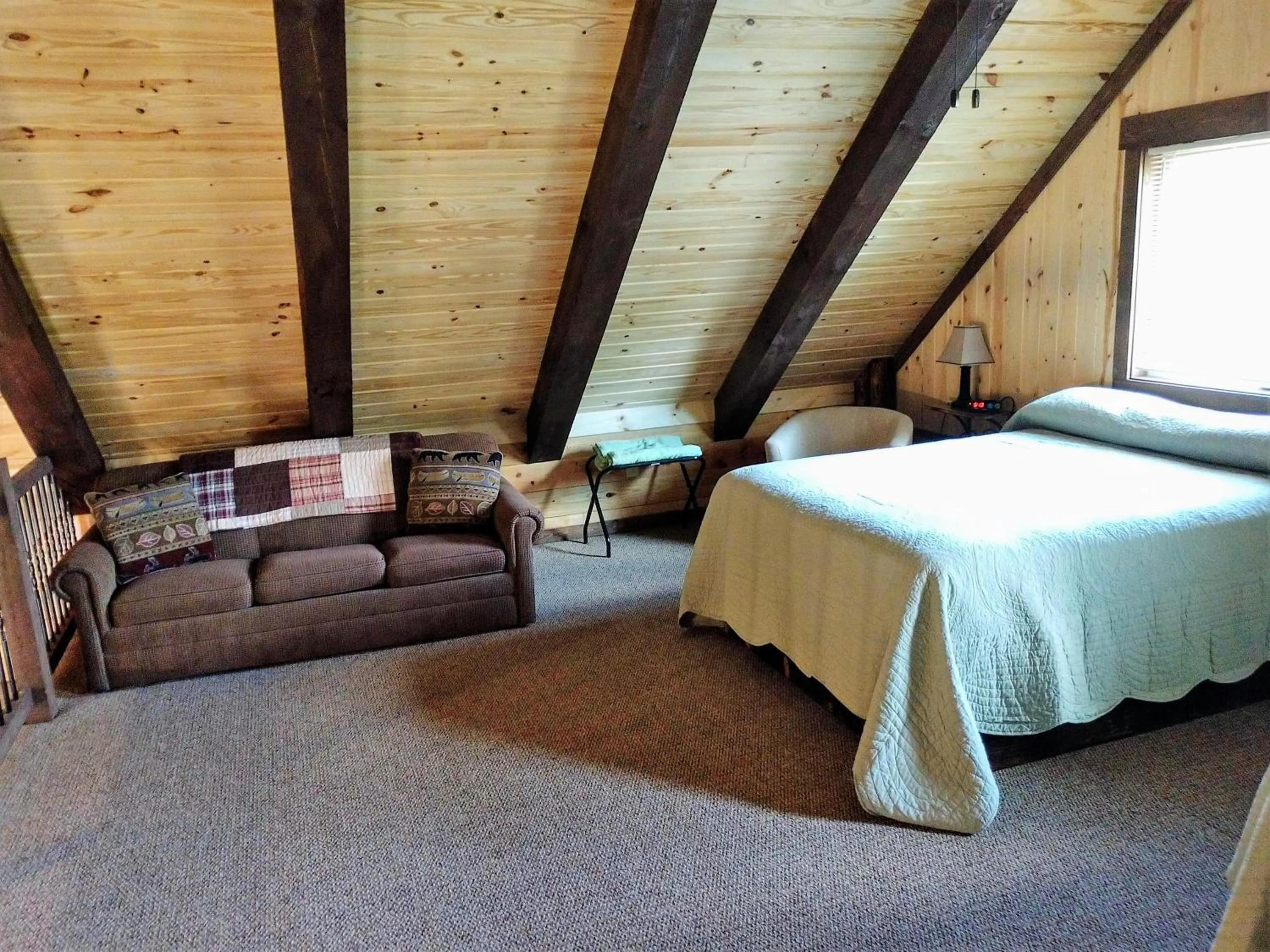 Bed in Freedom Ridge Cabins