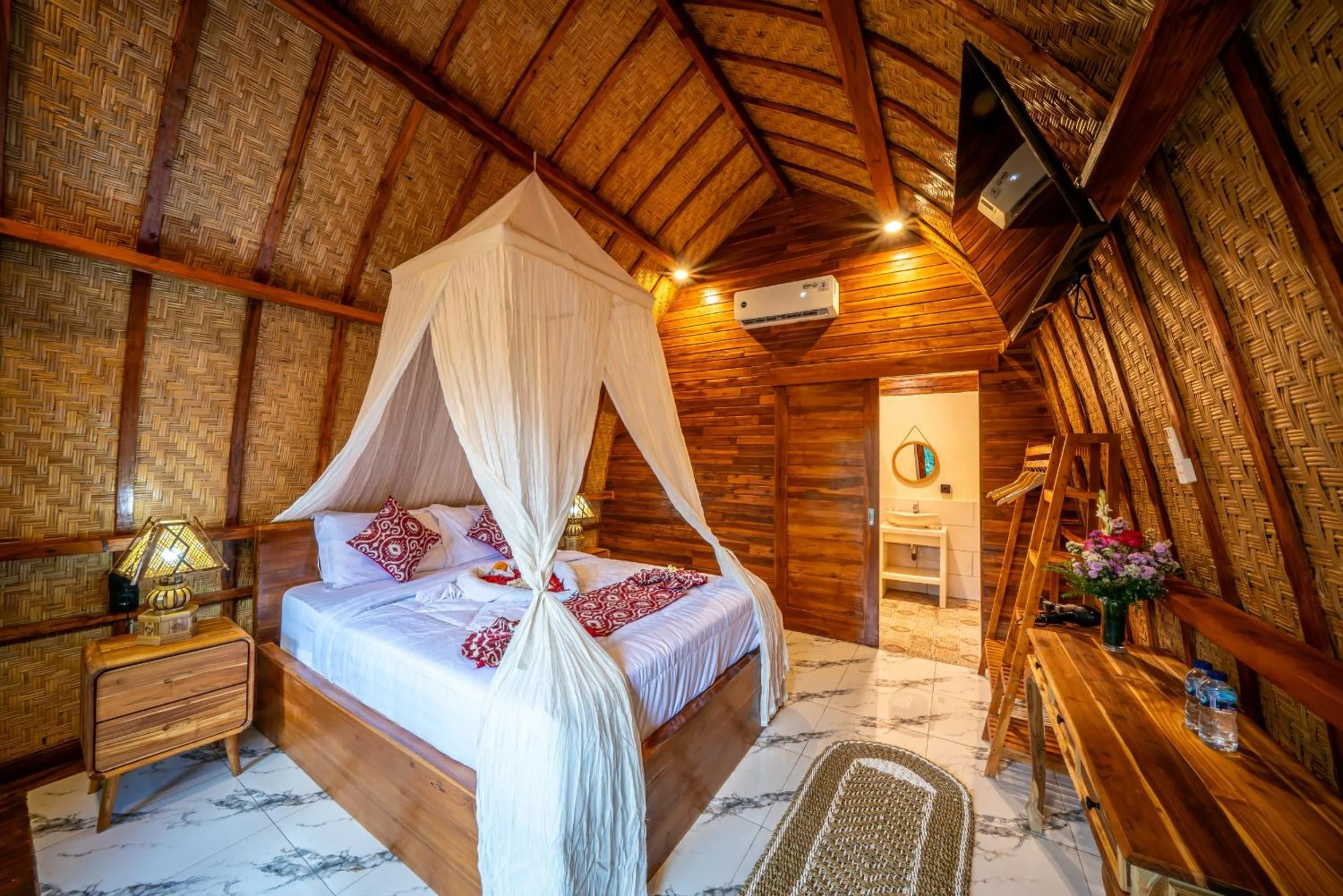 Bed in Yoga Maya Villa