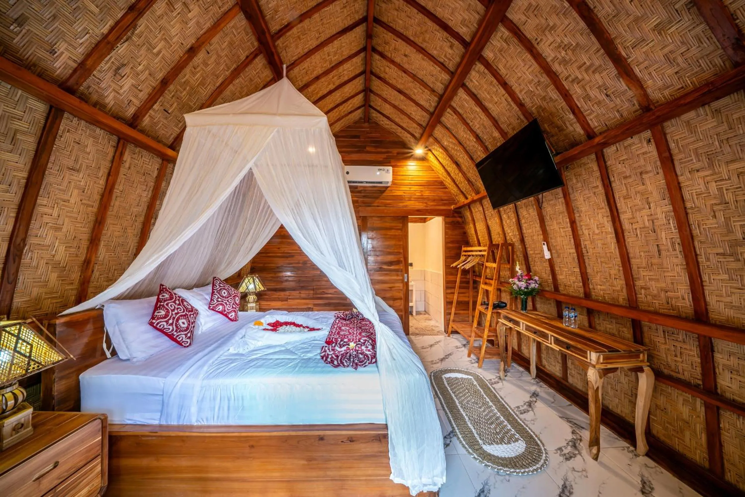 Bed in Yoga Maya Villa