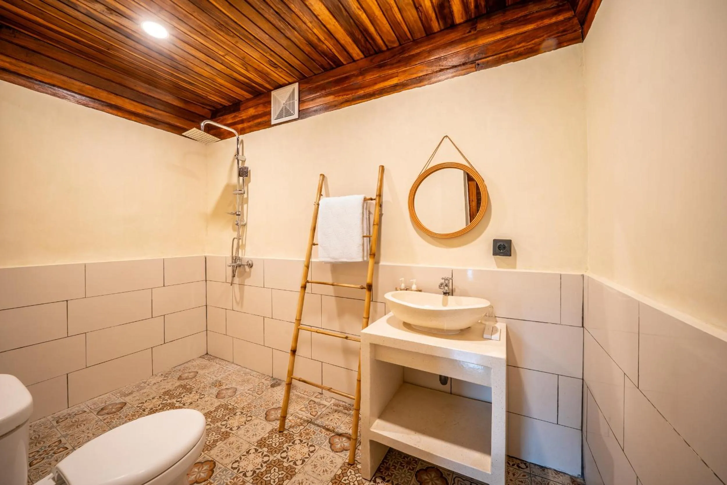 Toilet in Yoga Maya Villa