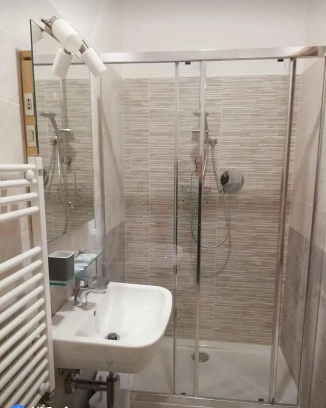 Shower in Albergo Torino