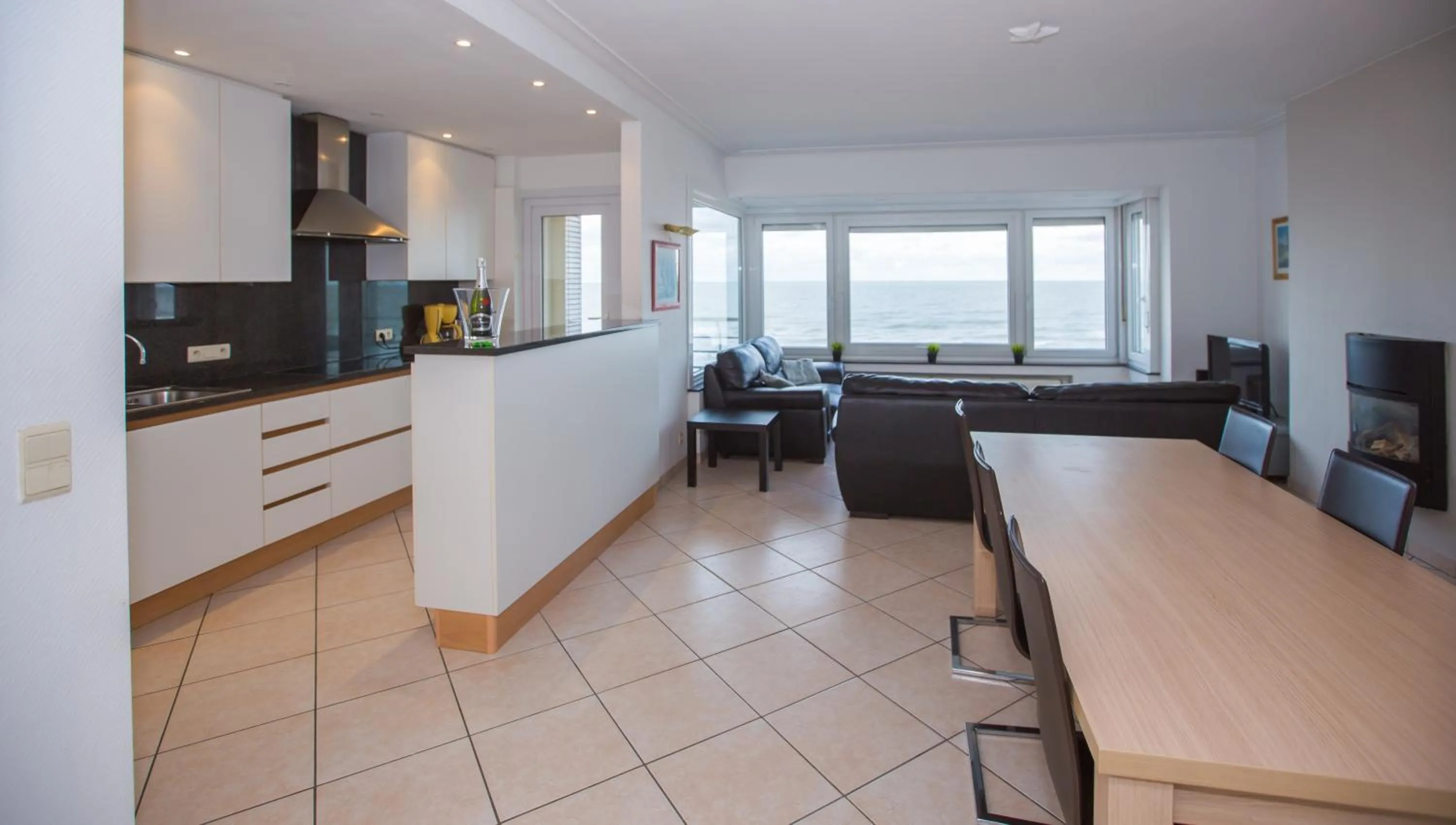 Bright Apartment With Sea View