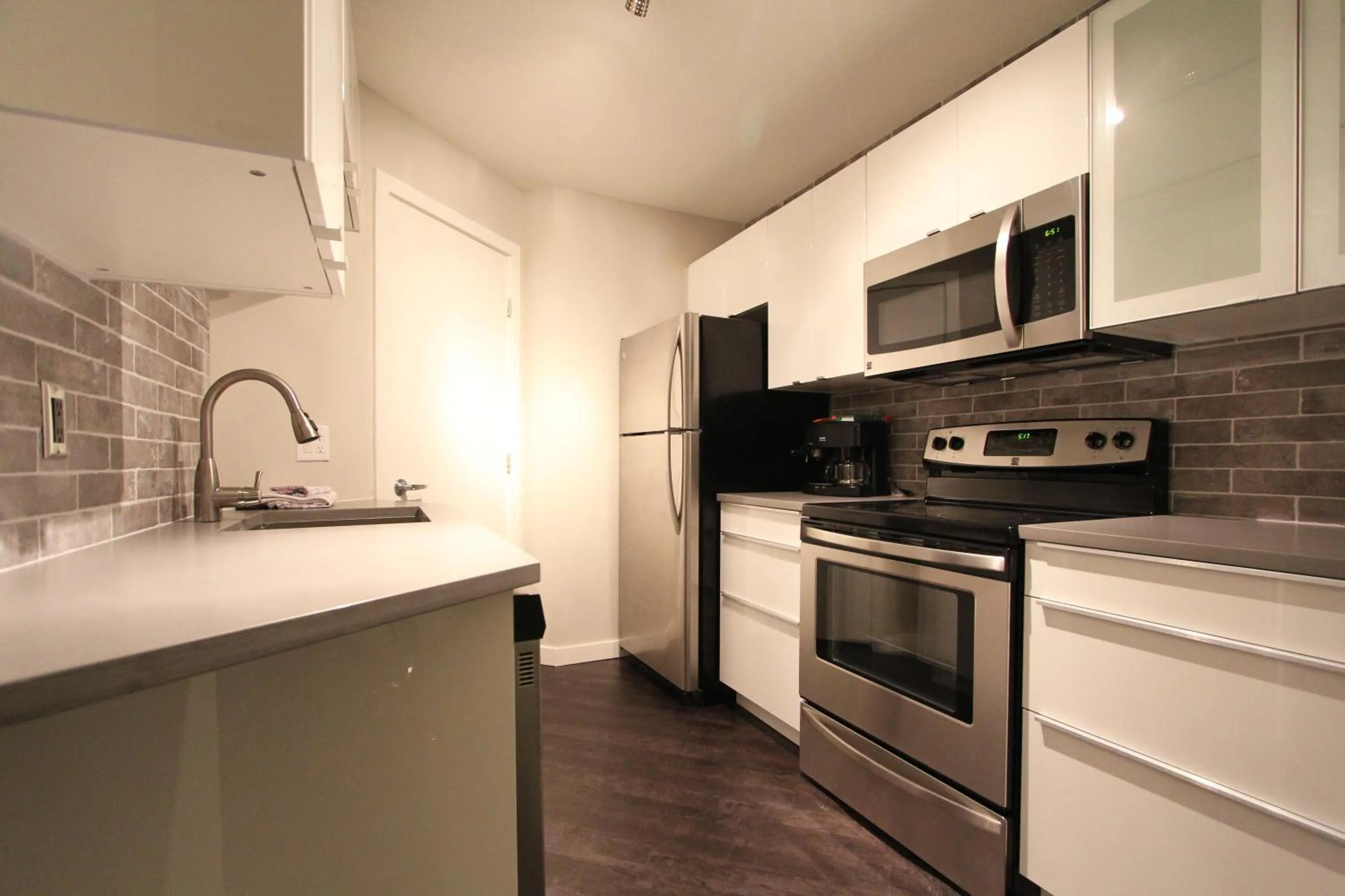 Coffee/tea facilities in Glacier's Reach by Whistler Retreats