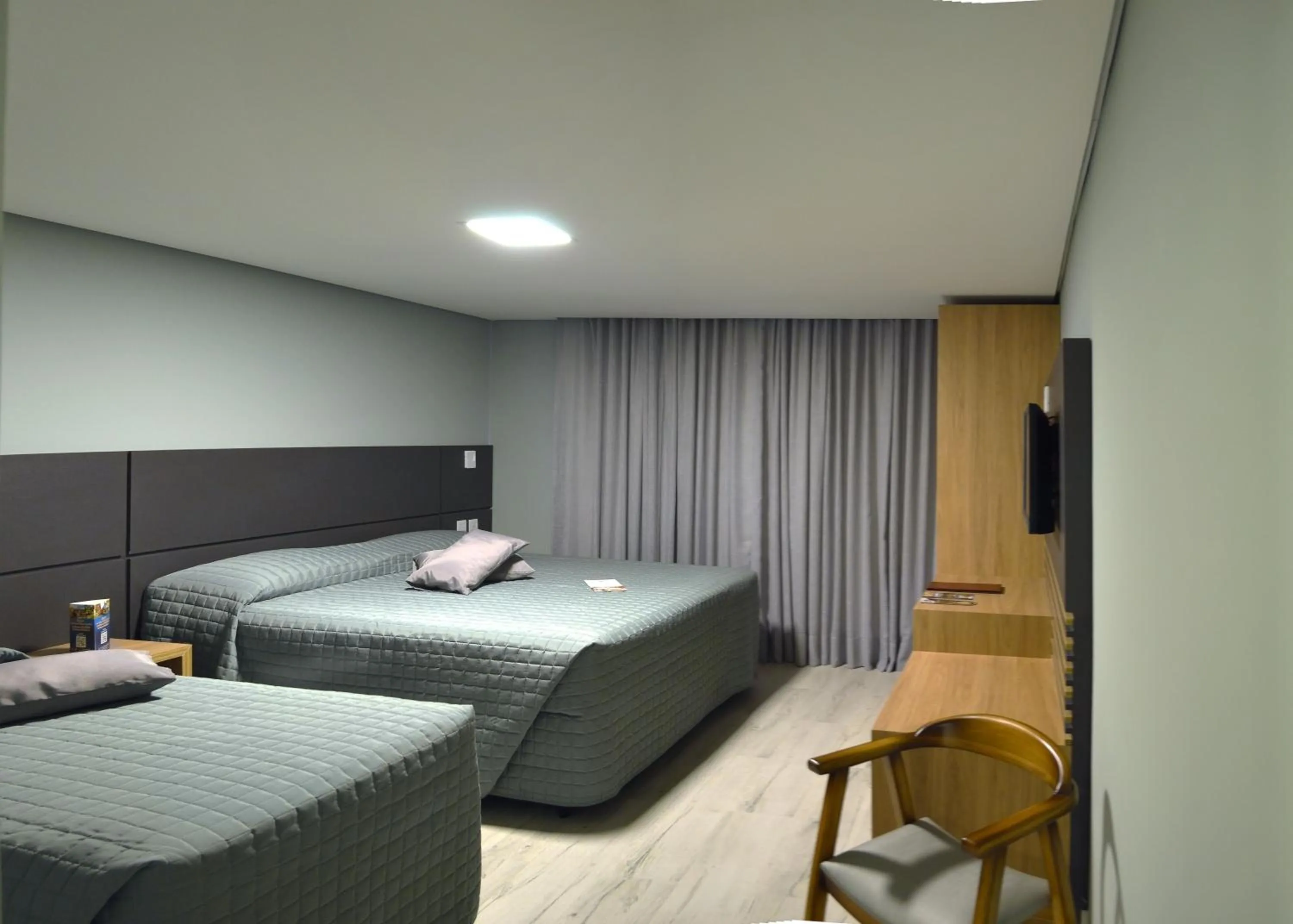 Photo of the whole room, Bed in Sky Palace Hotel