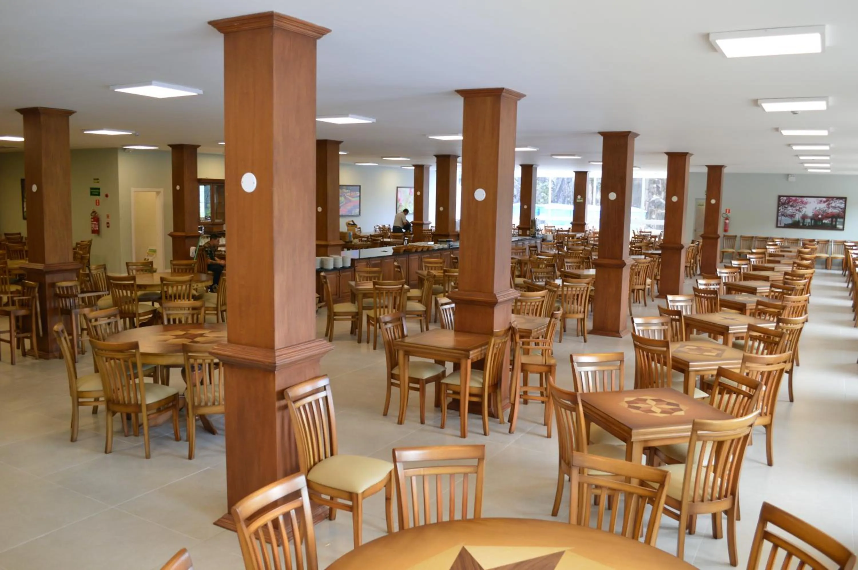 Restaurant/places to eat in Sky Palace Hotel