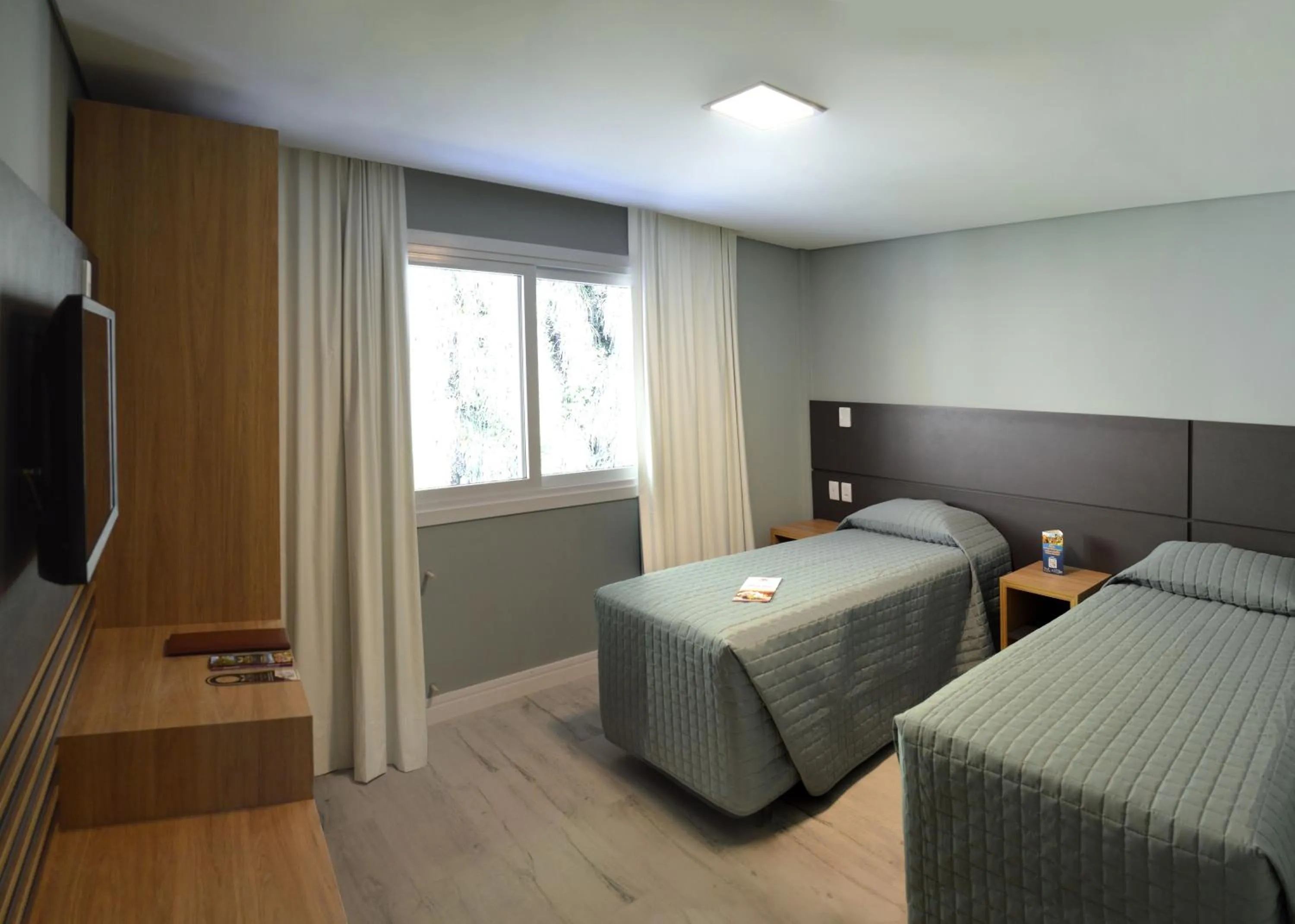 Photo of the whole room, Bed in Sky Palace Hotel