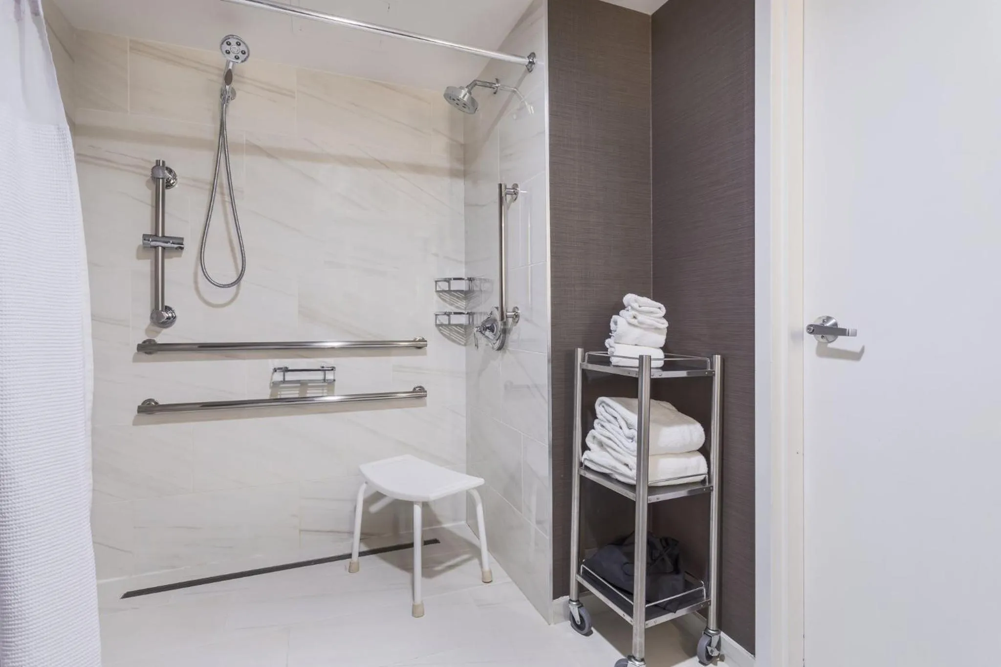 Bathroom in Crowne Plaza Annapolis by IHG