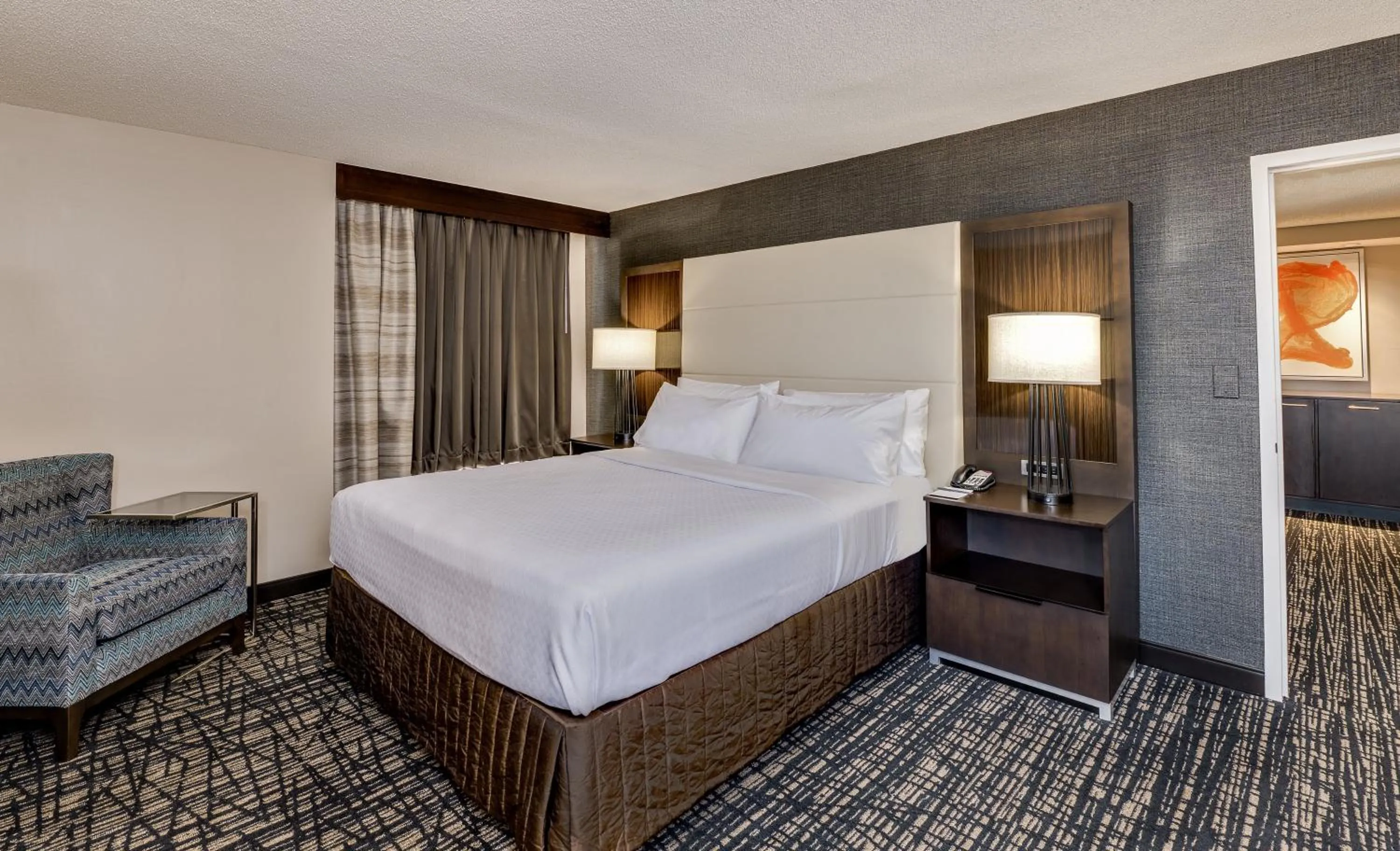 Photo of the whole room, Bed in Crowne Plaza Annapolis by IHG