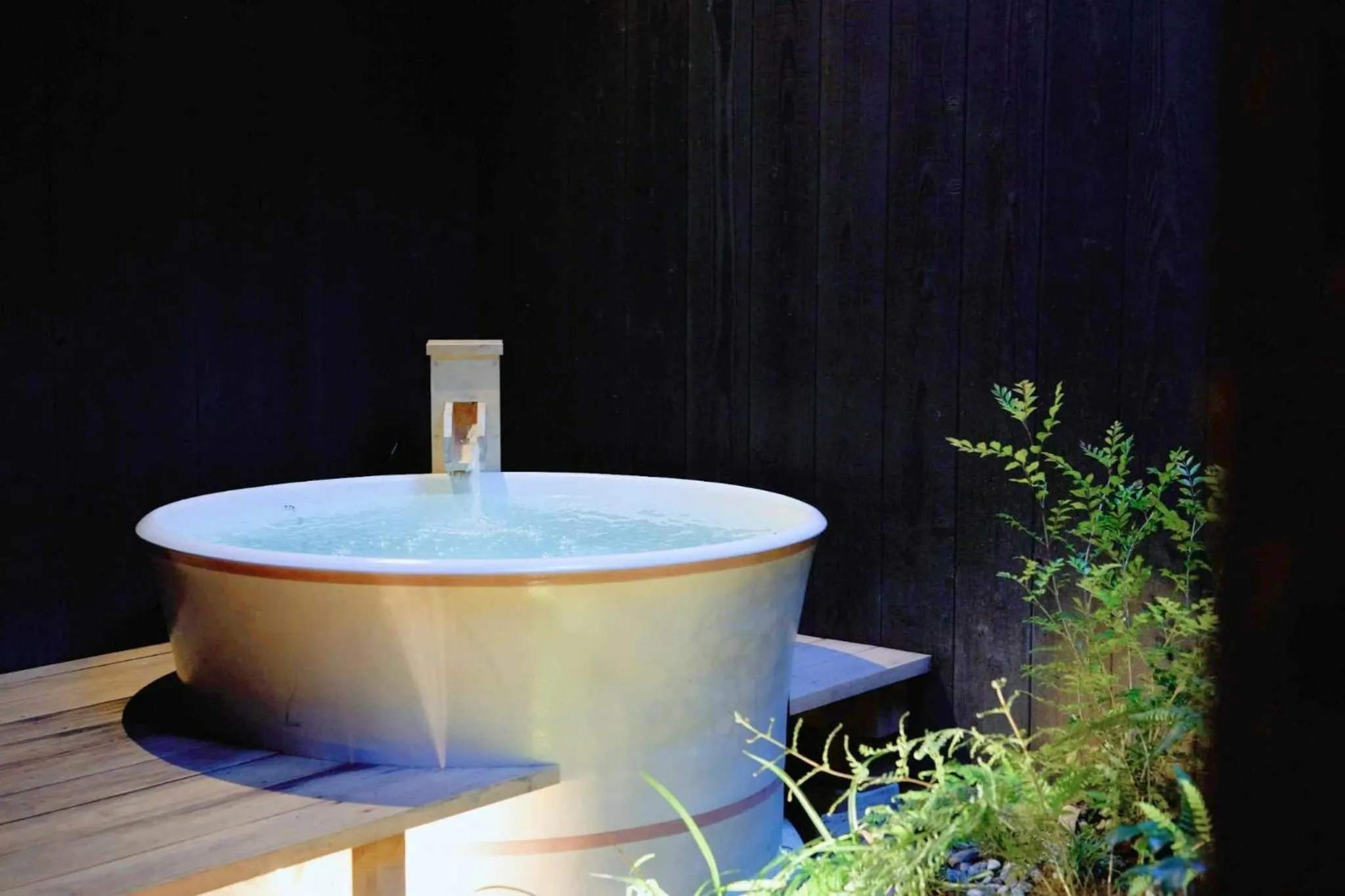 Open Air Bath in Kyoto Machiya Zeniyacho