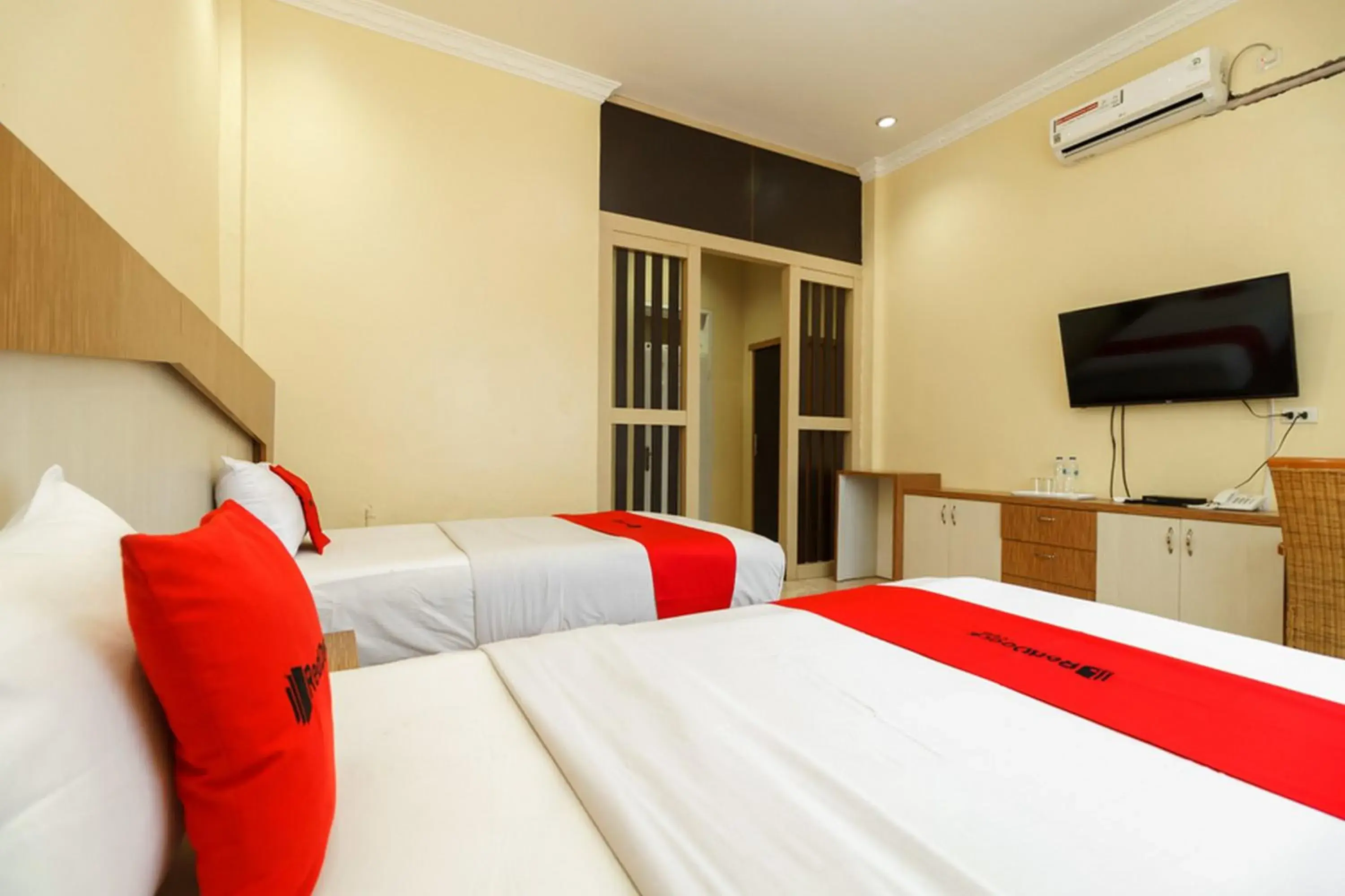 Bed in RedDoorz Plus @ Hotel Sempurna Watervang Lubuk Linggau Bed in RedDoorz Plus @ Hotel Sempurna Watervang Lubuk Linggau