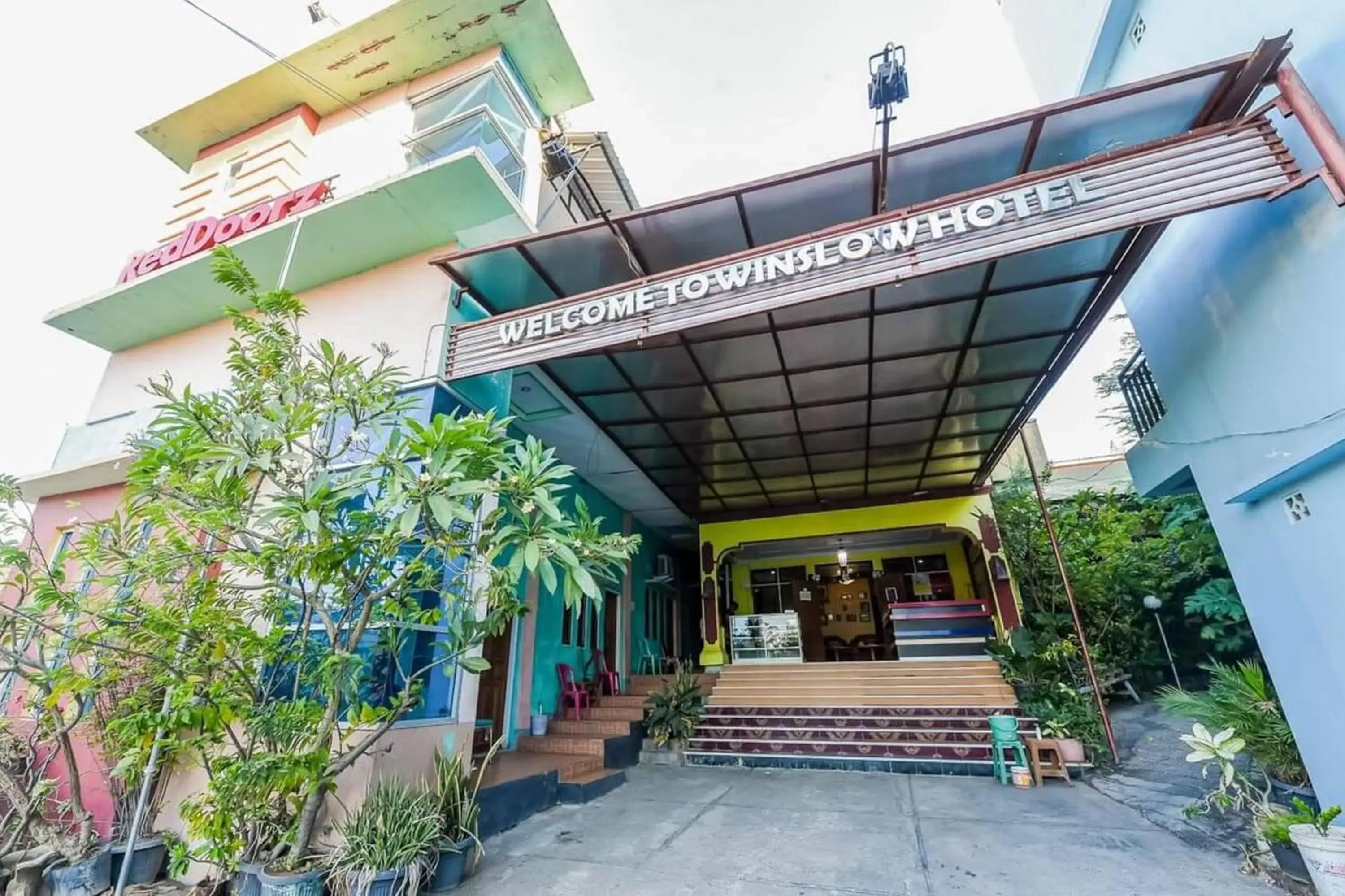 Facade/entrance in RedDoorz near Mangrove Forest Kupang Facade/entrance in RedDoorz near Mangrove Forest Kupang