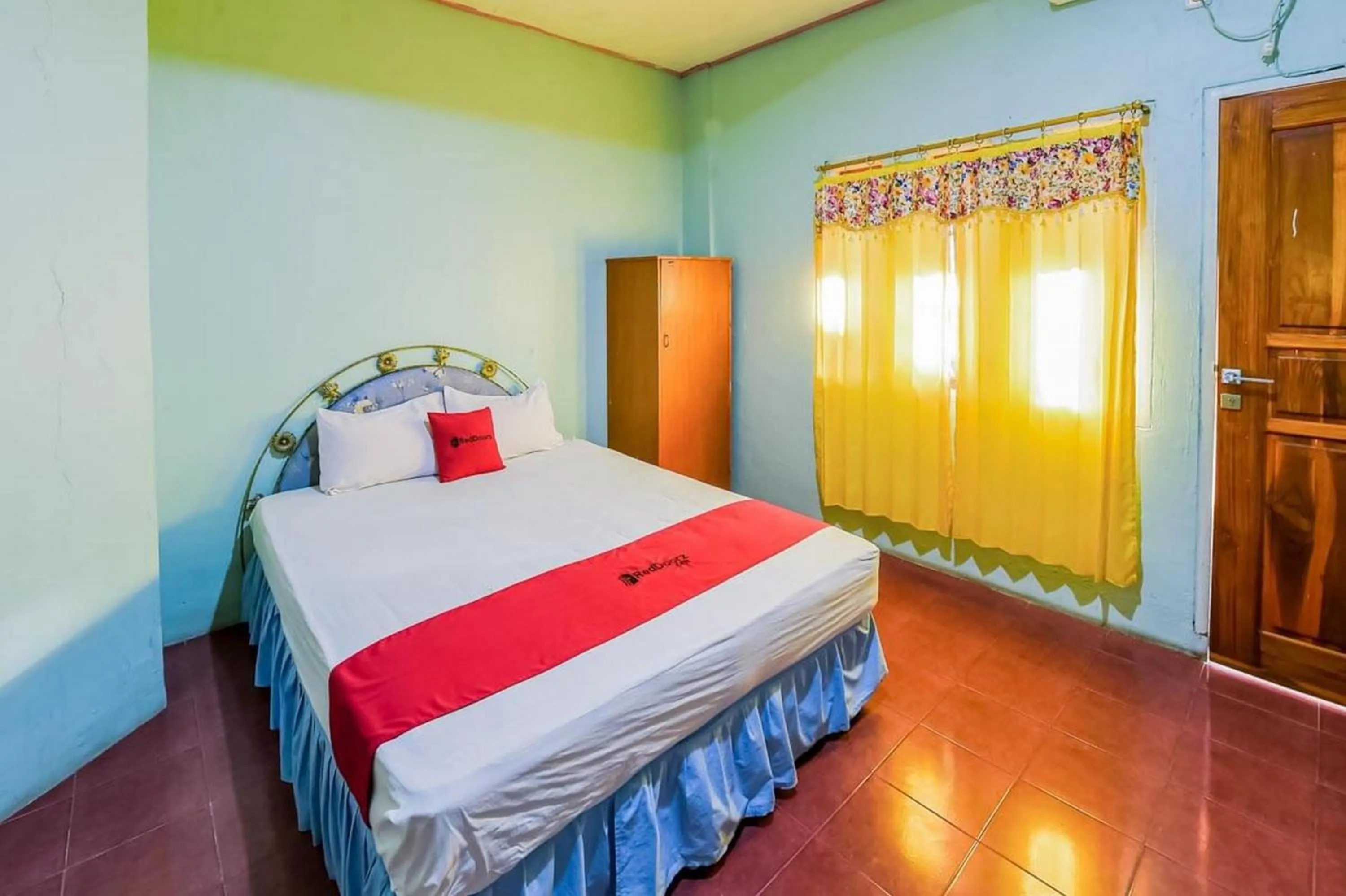 Bedroom, Bed in RedDoorz near Mangrove Forest Kupang