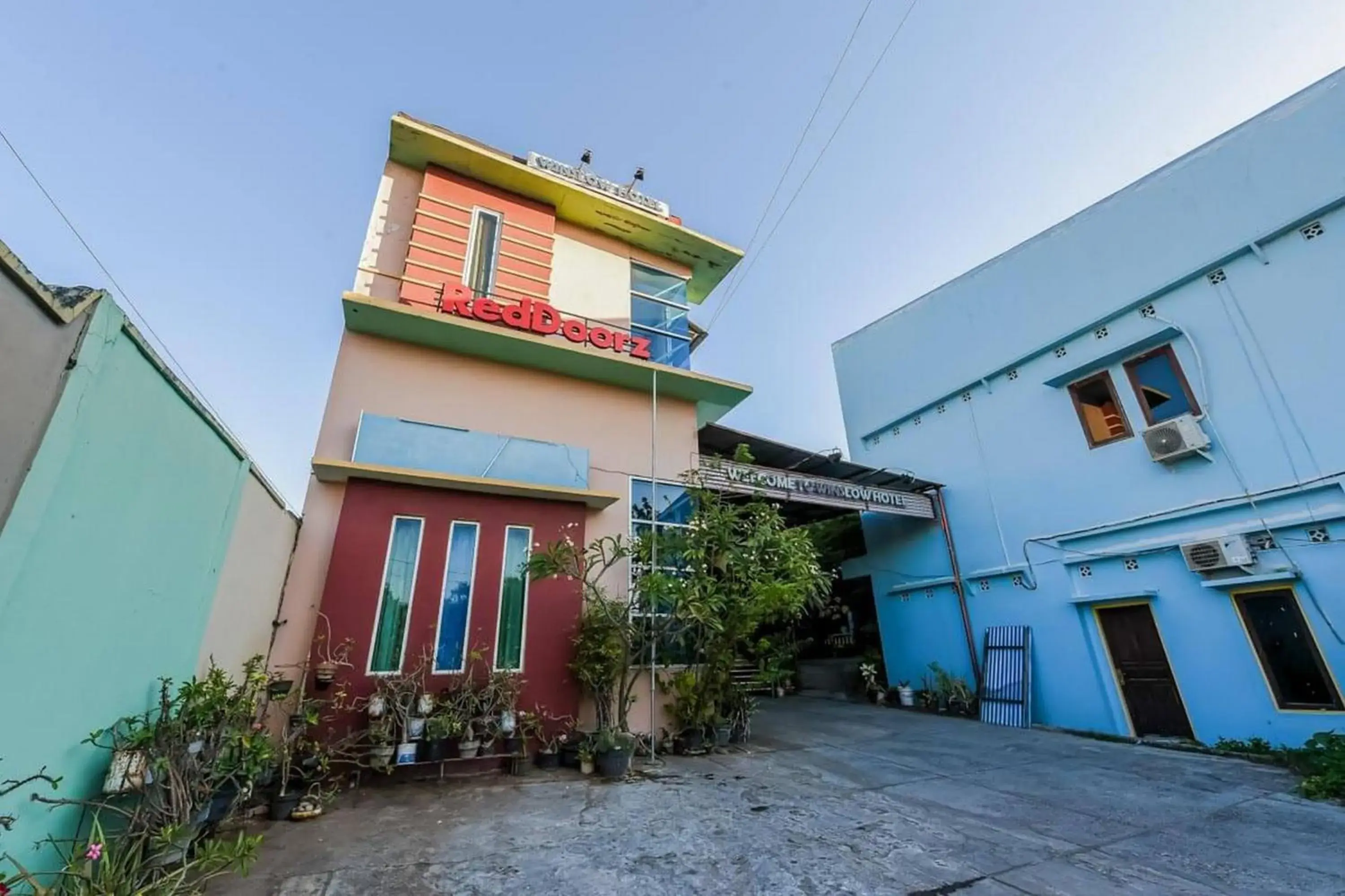 Facade/entrance in RedDoorz near Mangrove Forest Kupang Facade/entrance in RedDoorz near Mangrove Forest Kupang