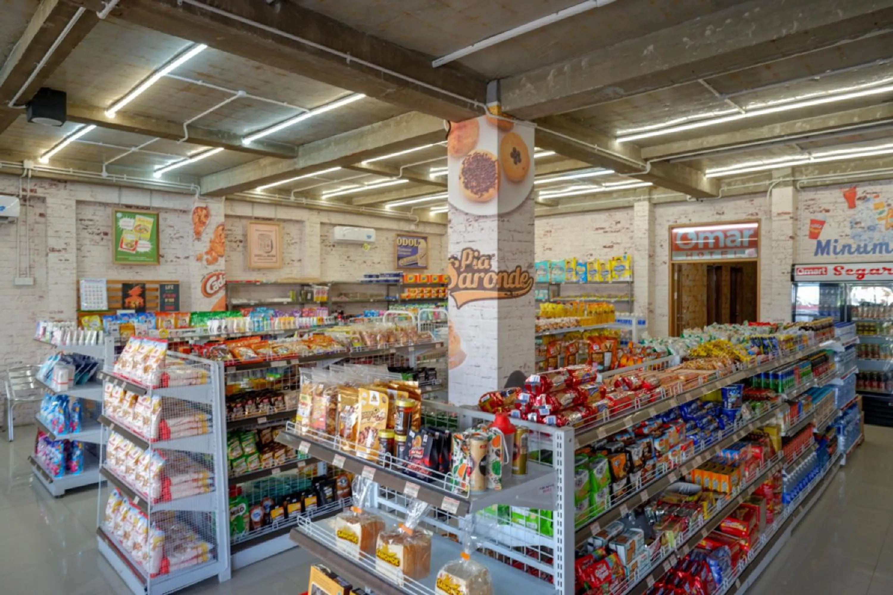 Supermarket/grocery shop in RedDoorz Syariah near Universitas Negeri Gorontalo 2