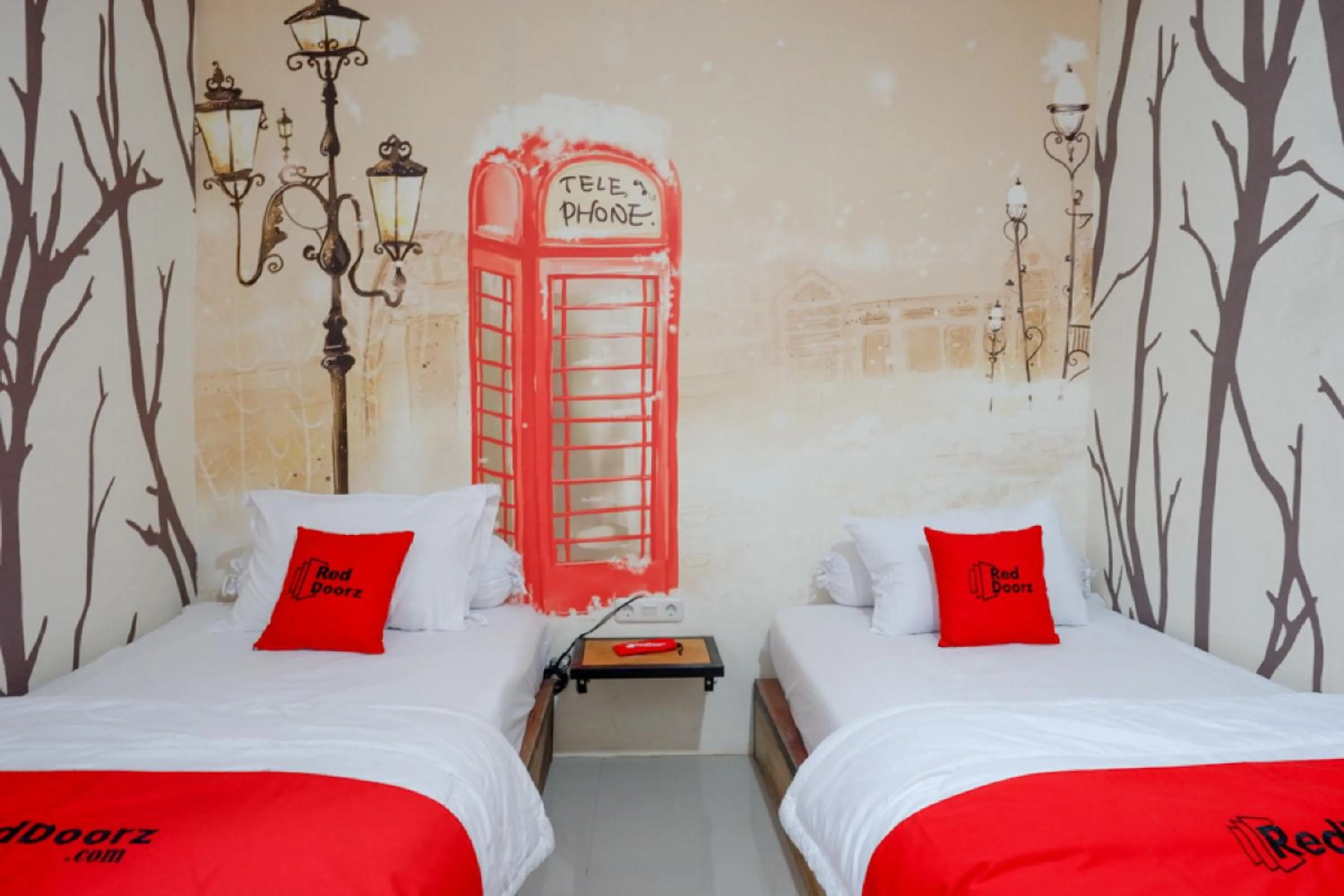 Bedroom, Bed in RedDoorz Syariah near Universitas Negeri Gorontalo 2