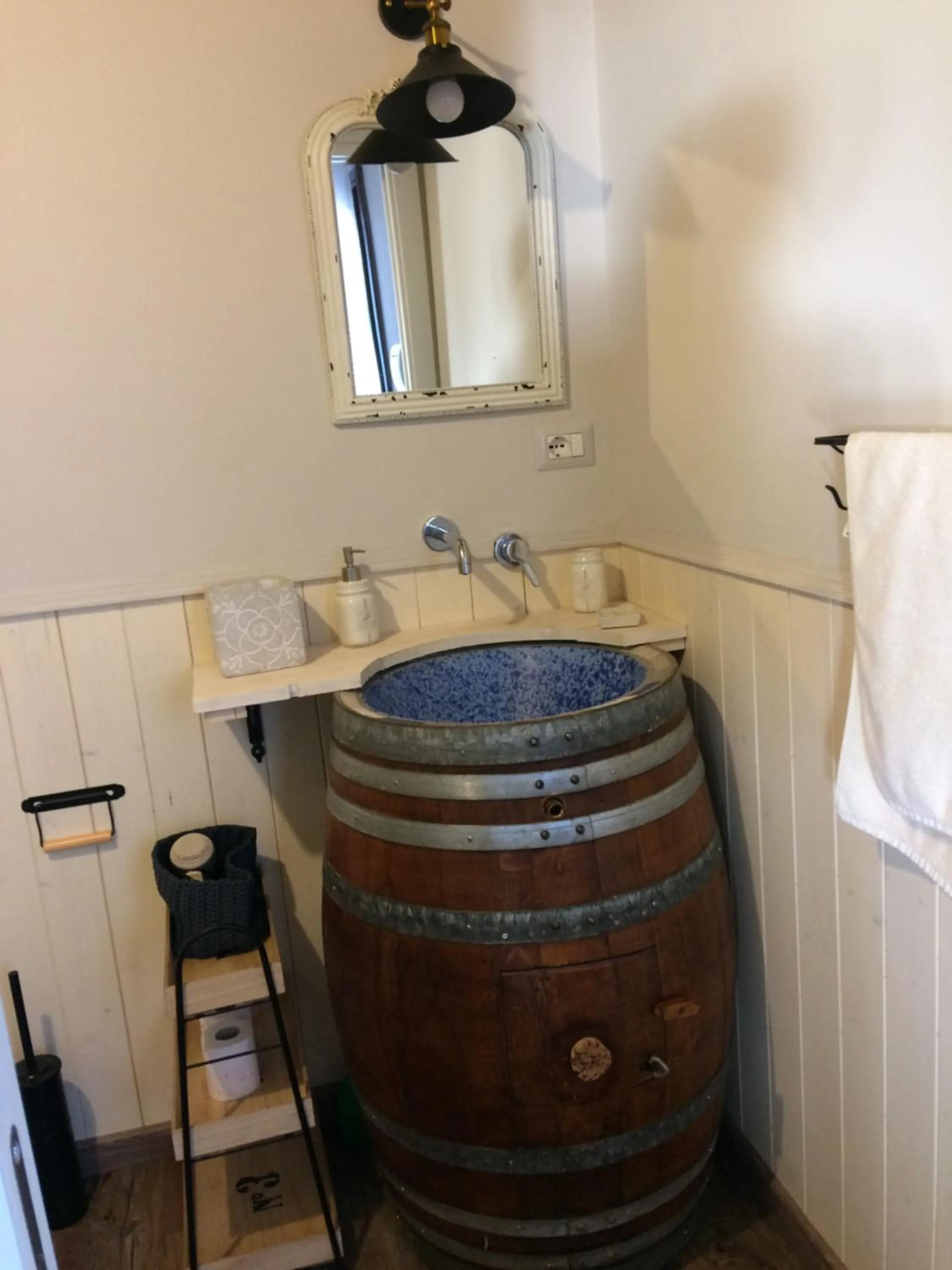 Toilet in Borgo Barone