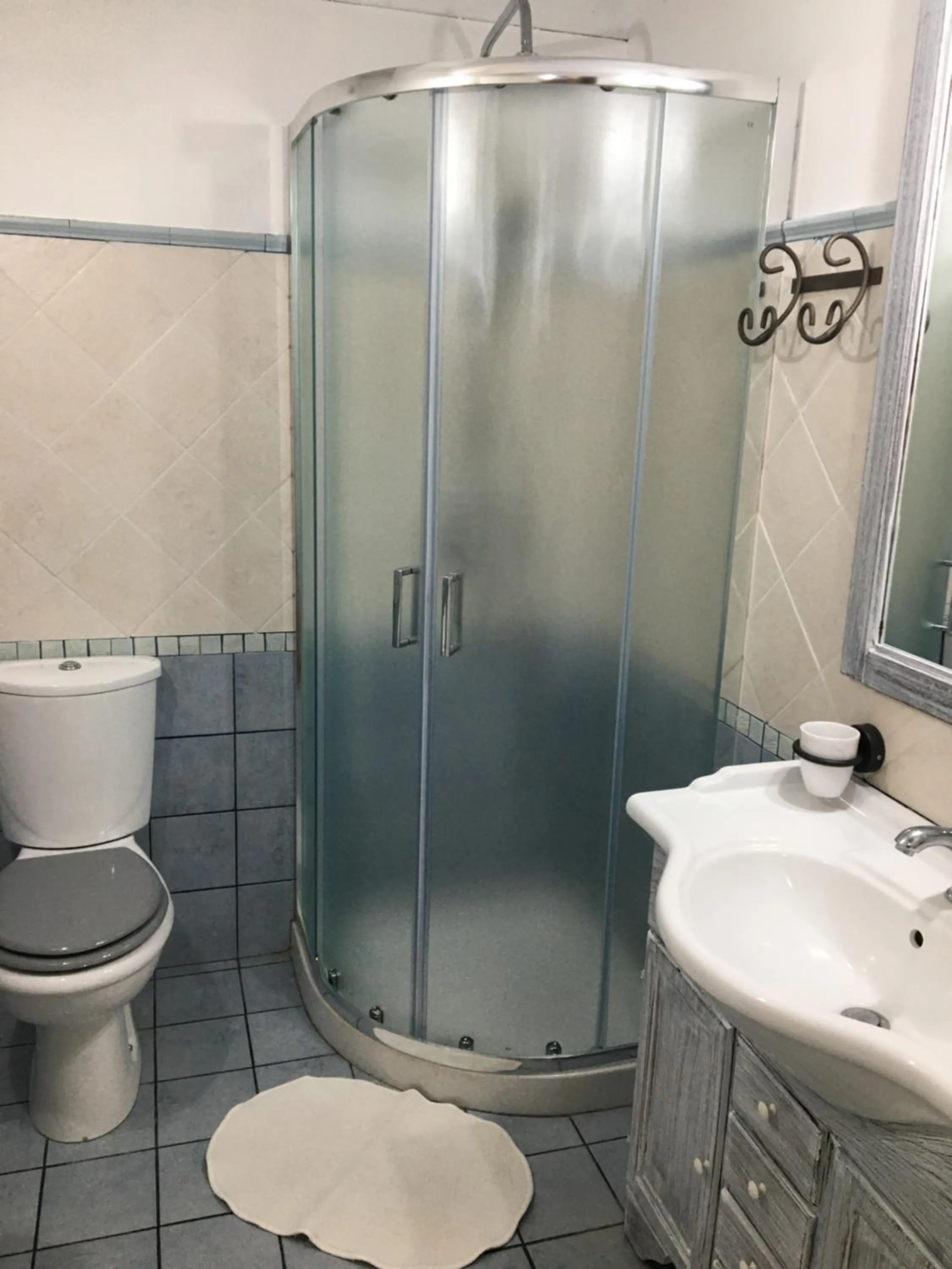 Shower in Borgo Barone