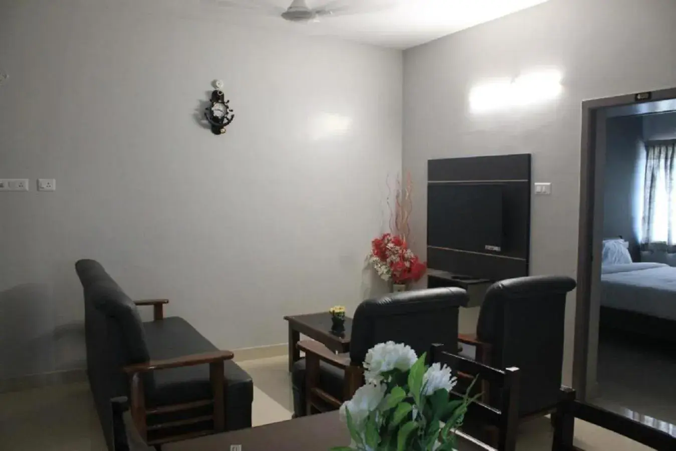 Living room in Viswa Residency by Azalea Living room in Viswa Residency by Azalea