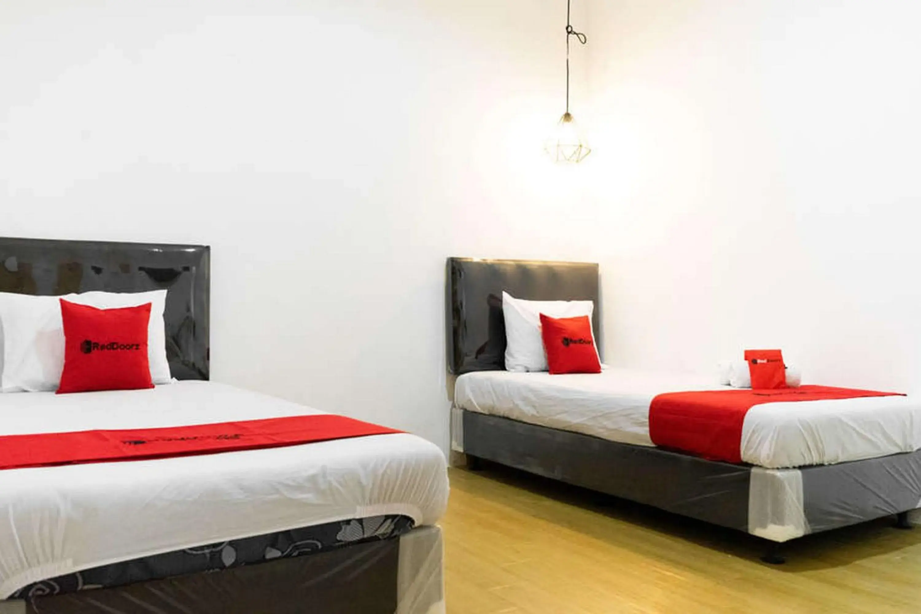 Bed in RedDoorz near Sam Poo Kong 3 Semarang Bed in RedDoorz near Sam Poo Kong 3 Semarang