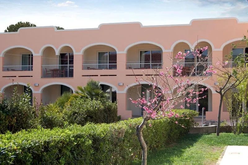 Facade/entrance in Santa Monica Resort