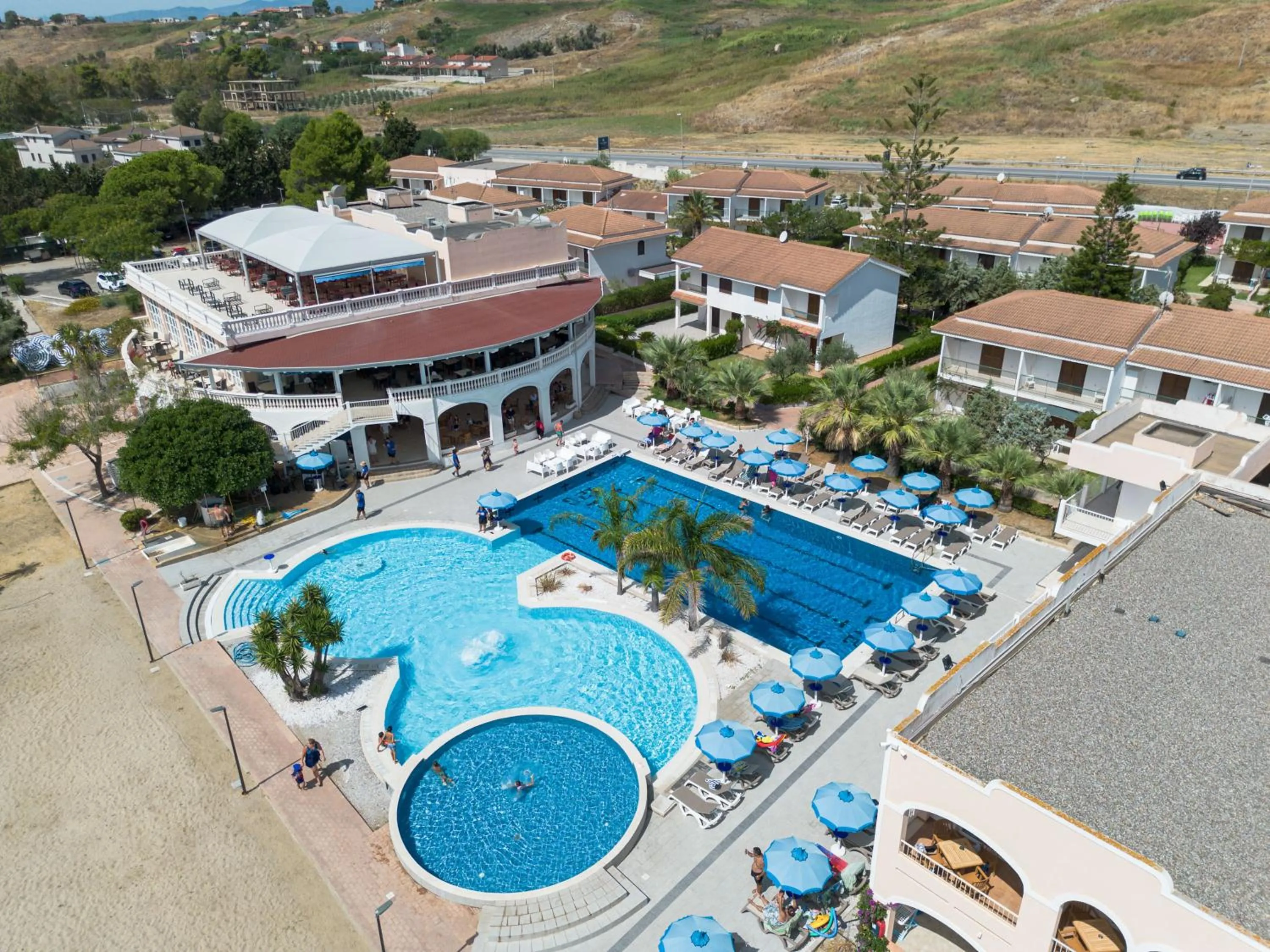 Property building in Santa Monica Resort